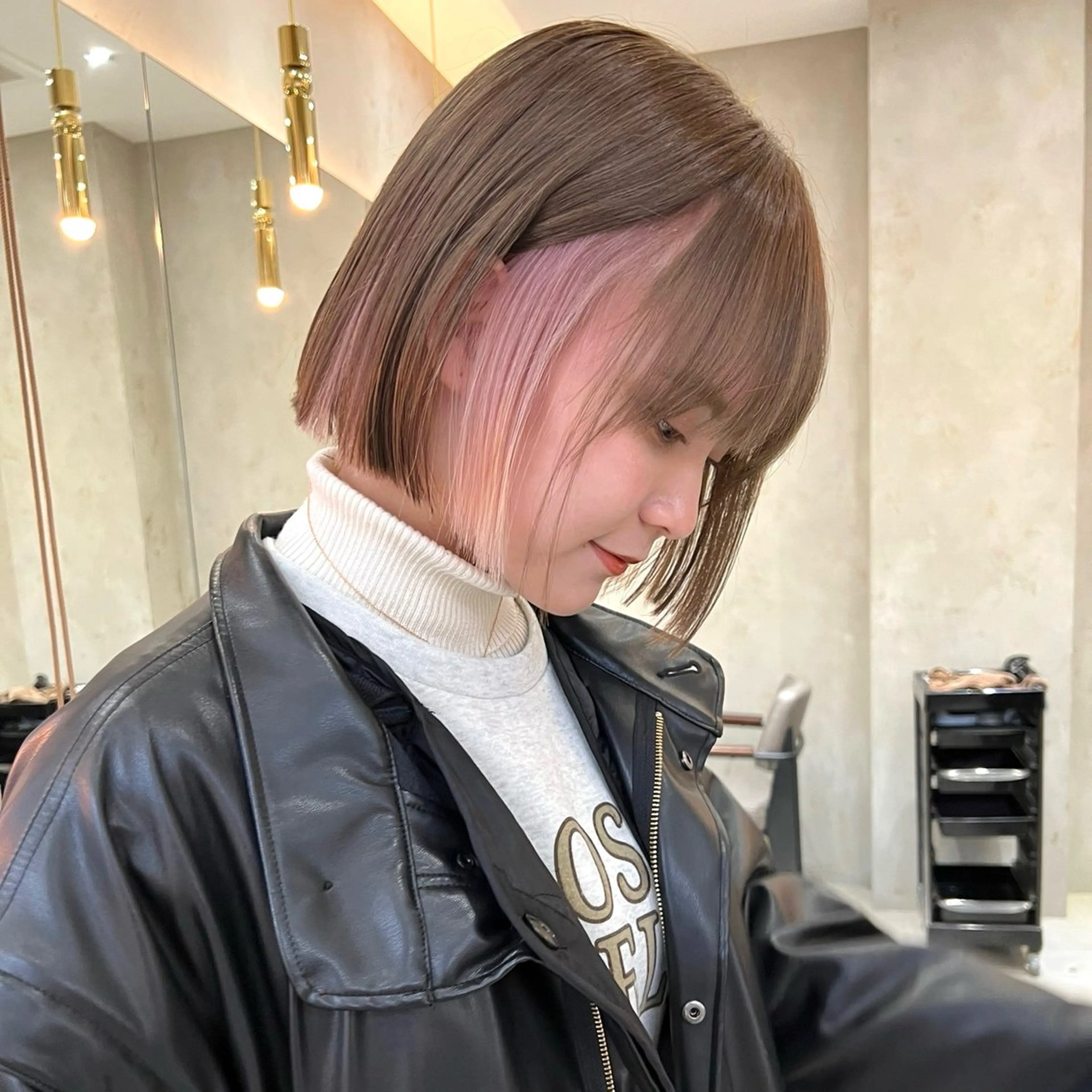 ミディアム カラー 切りっぱなしボブ ブリーチ ケアブリーチ インナーカラー ピンクカラー カット ヘアカラー トリートメント ボブ/くびれボブ/ 髪質改善/Ru-kaのヘアスタイル