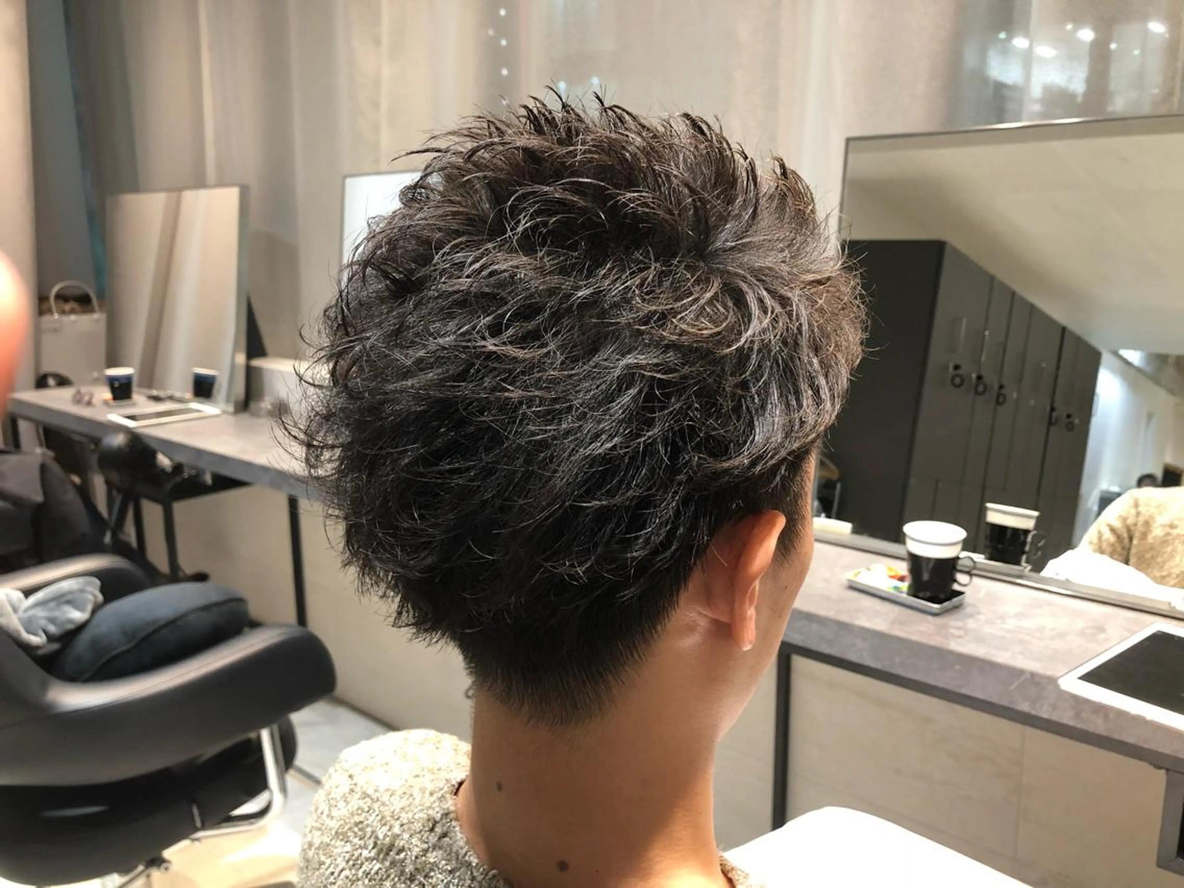 ショート カラー パーマ メンズ カット ヘアカラー パーマ トリートメント 髪質改善🌈縮毛矯正 荻原　達矢のヘアスタイル
