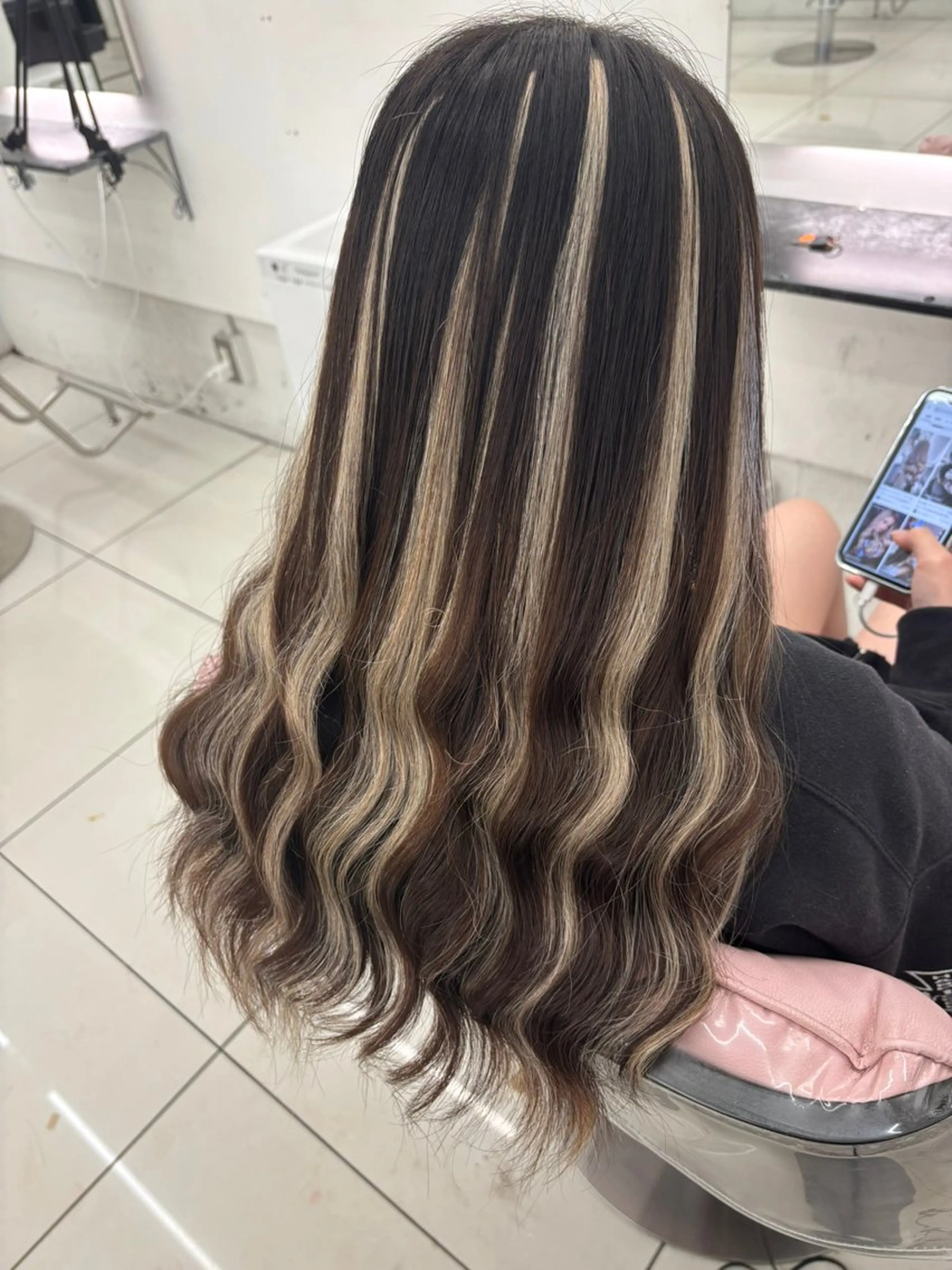 セミロング ハイライト エクステ 中村 海星のヘアスタイル