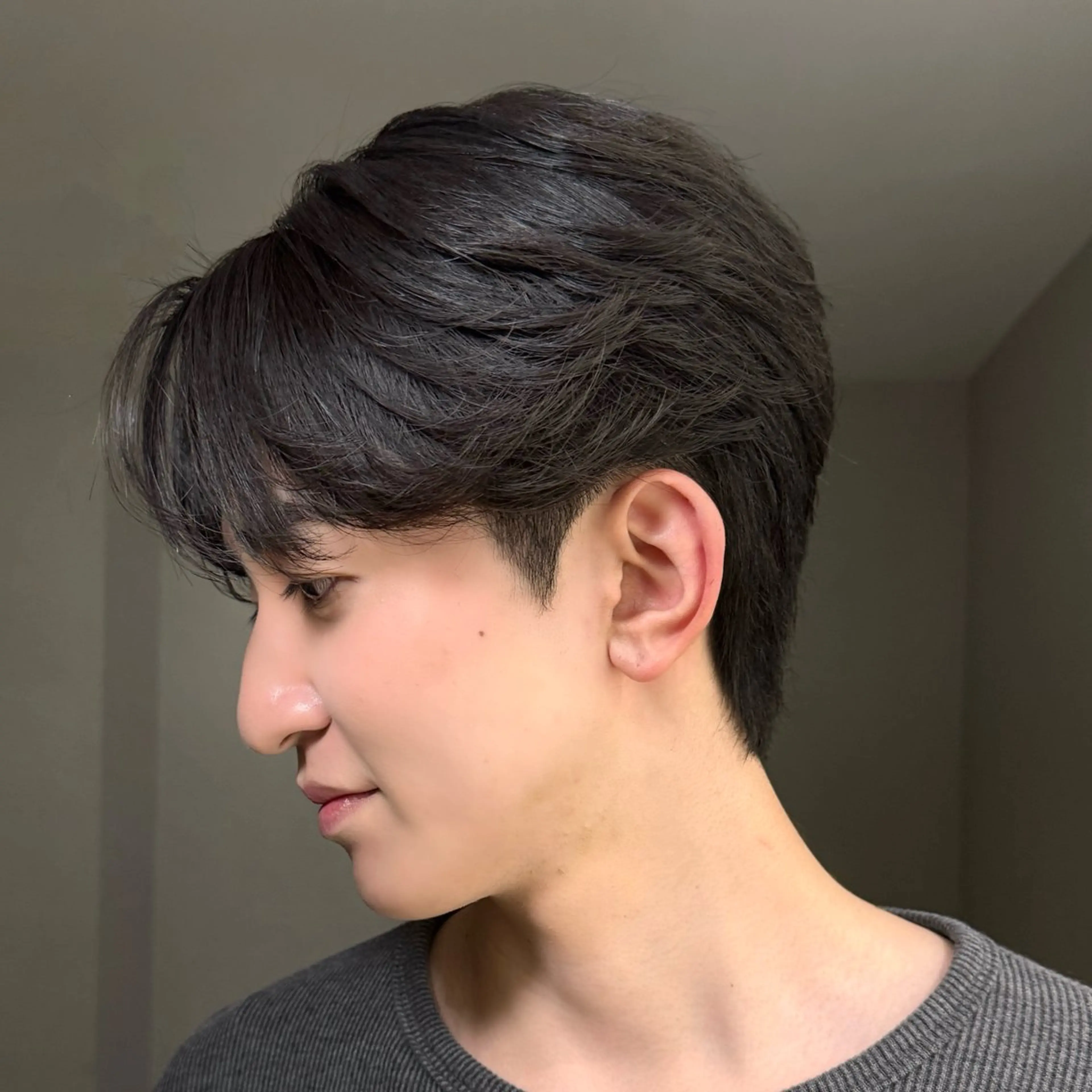 メンズ センターパート ダウンパーマ フェザーパーマ メンズ韓国風 マッシュ カット GO TODAY シェアサロン原宿 Verno所属・センターパート特化/ メンズカット/ヒロキのヘアスタイル