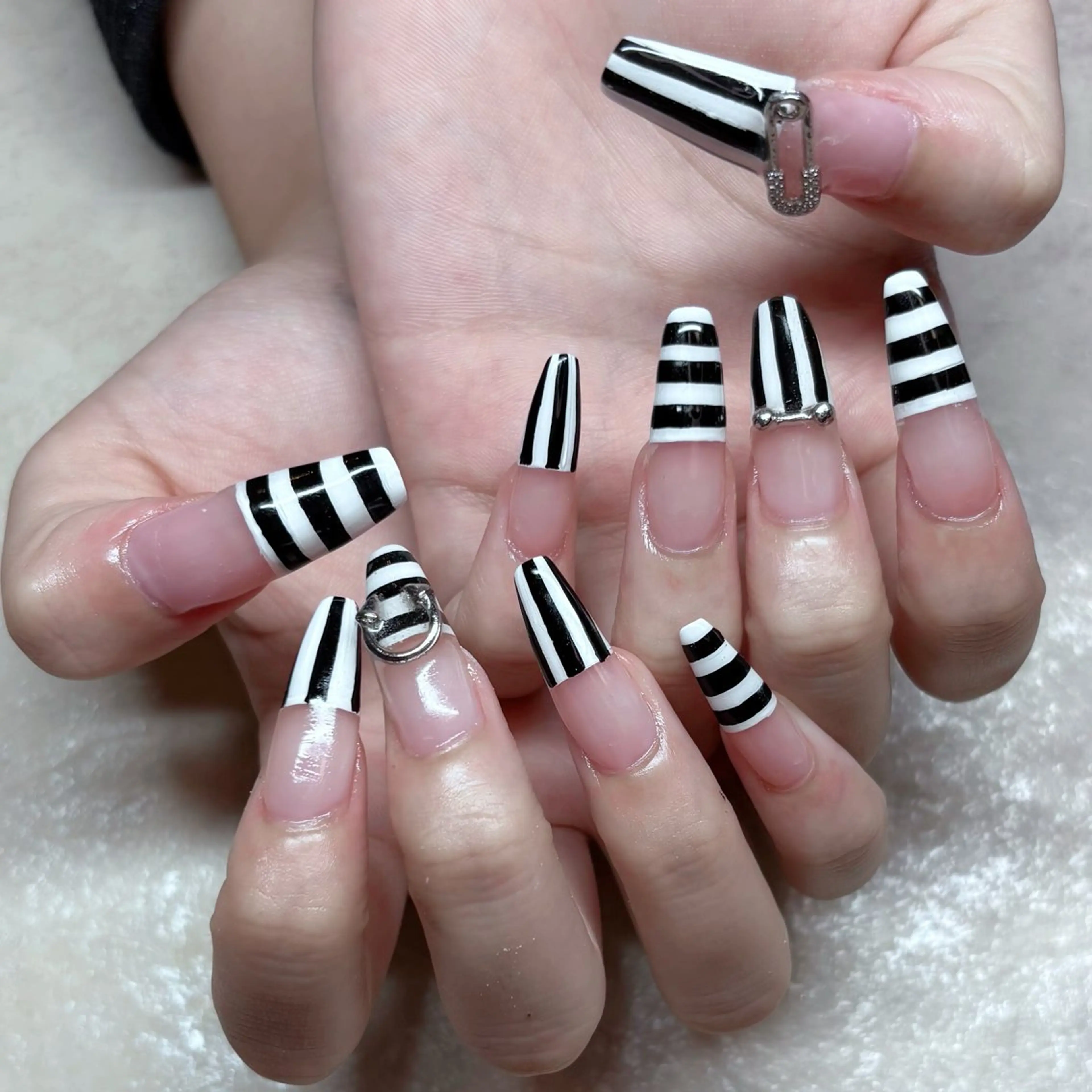 ネイル ハンドネイル mimi 高石桃朱のネイルデザイン