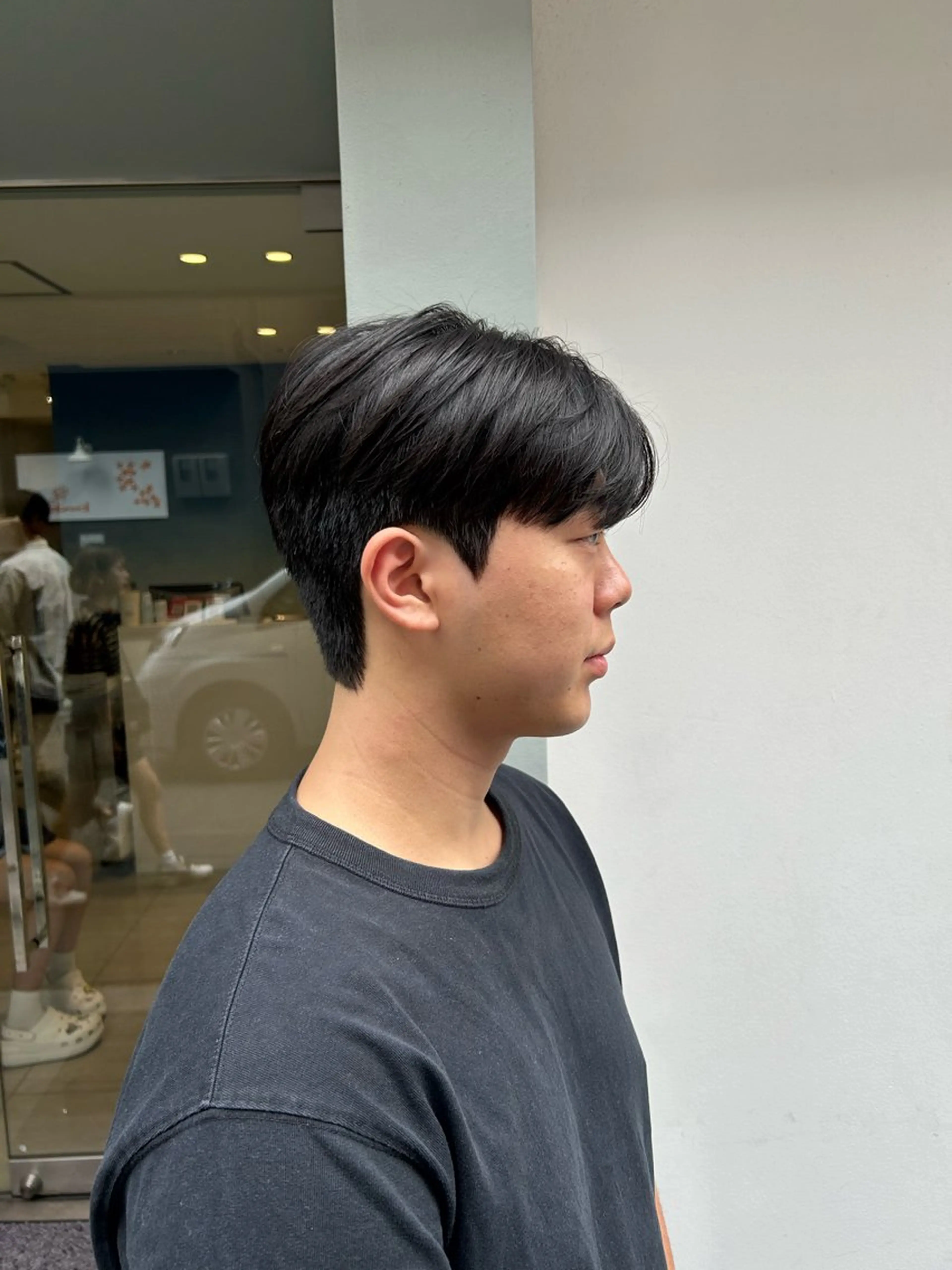 メンズ ダウンパーマ カルマパーマ メンズ韓国風 メンズパーマ 隈元 光のヘアスタイル