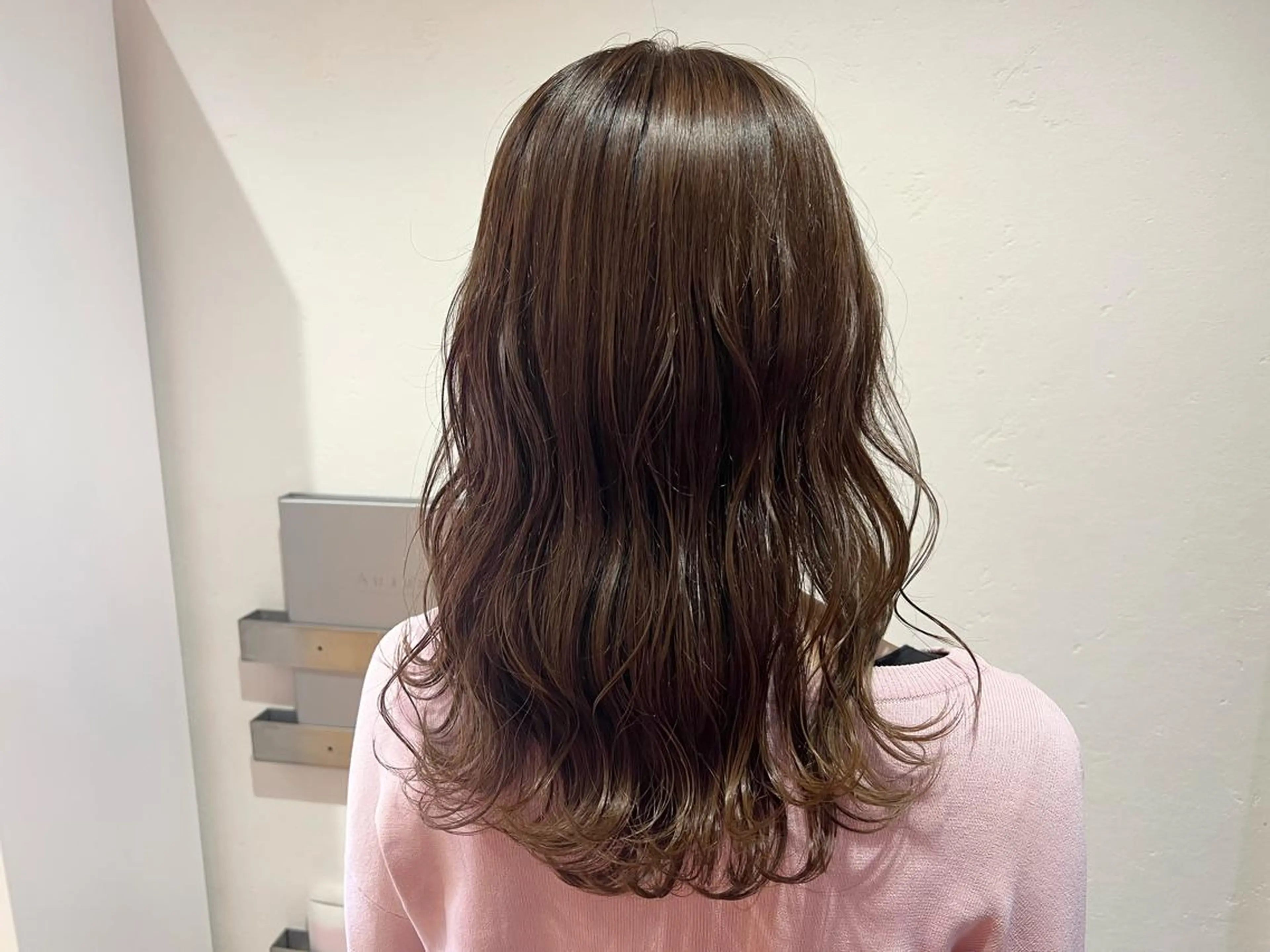 ロング カラー 蓮見  友里のヘアスタイル