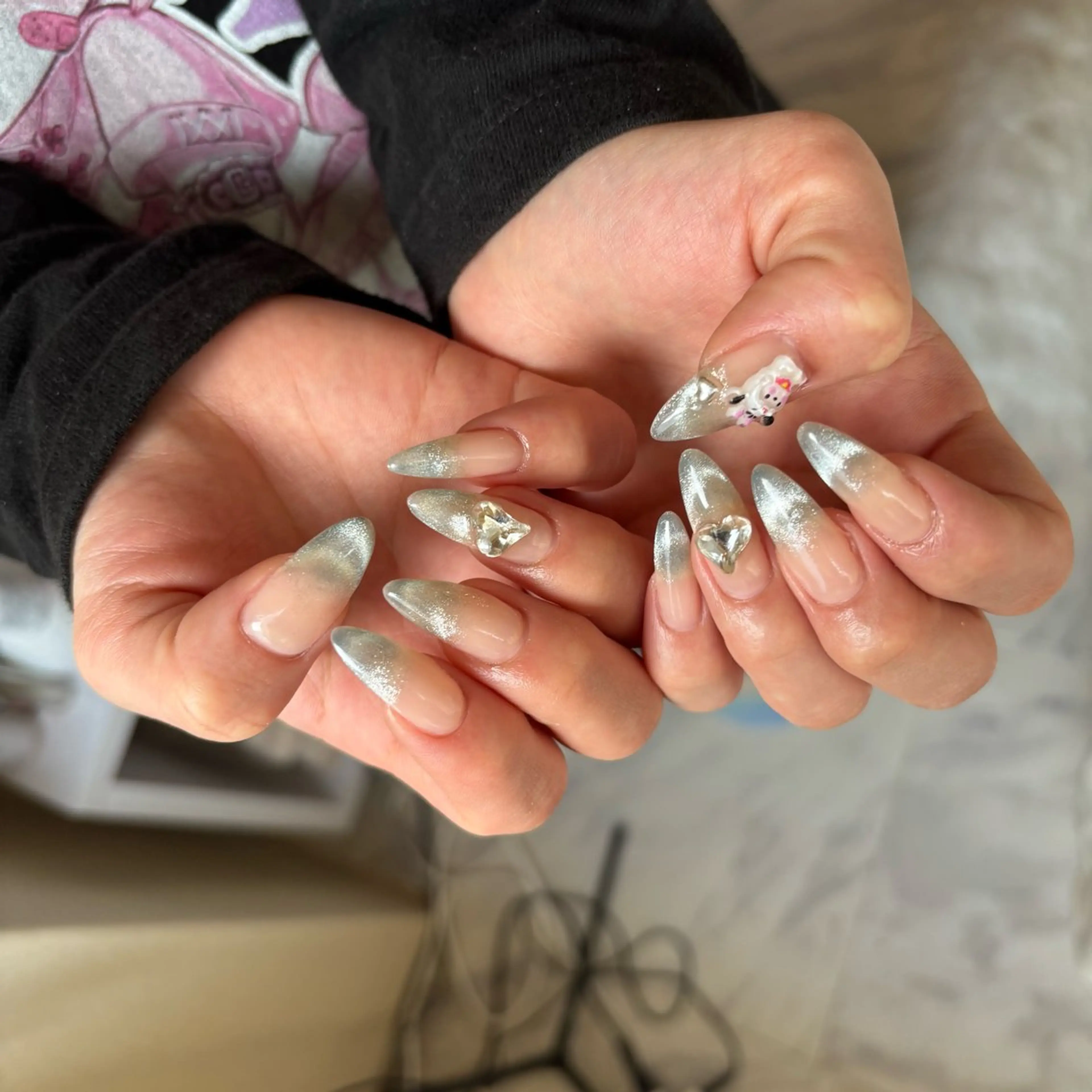 ネイル フレンチネイル キラキラネイル ラメ(グリッター) マグネットネイル マグネットフレンチ ハンドネイル 肌管理&nail Salon  Duxのエステ・リラクイメージ