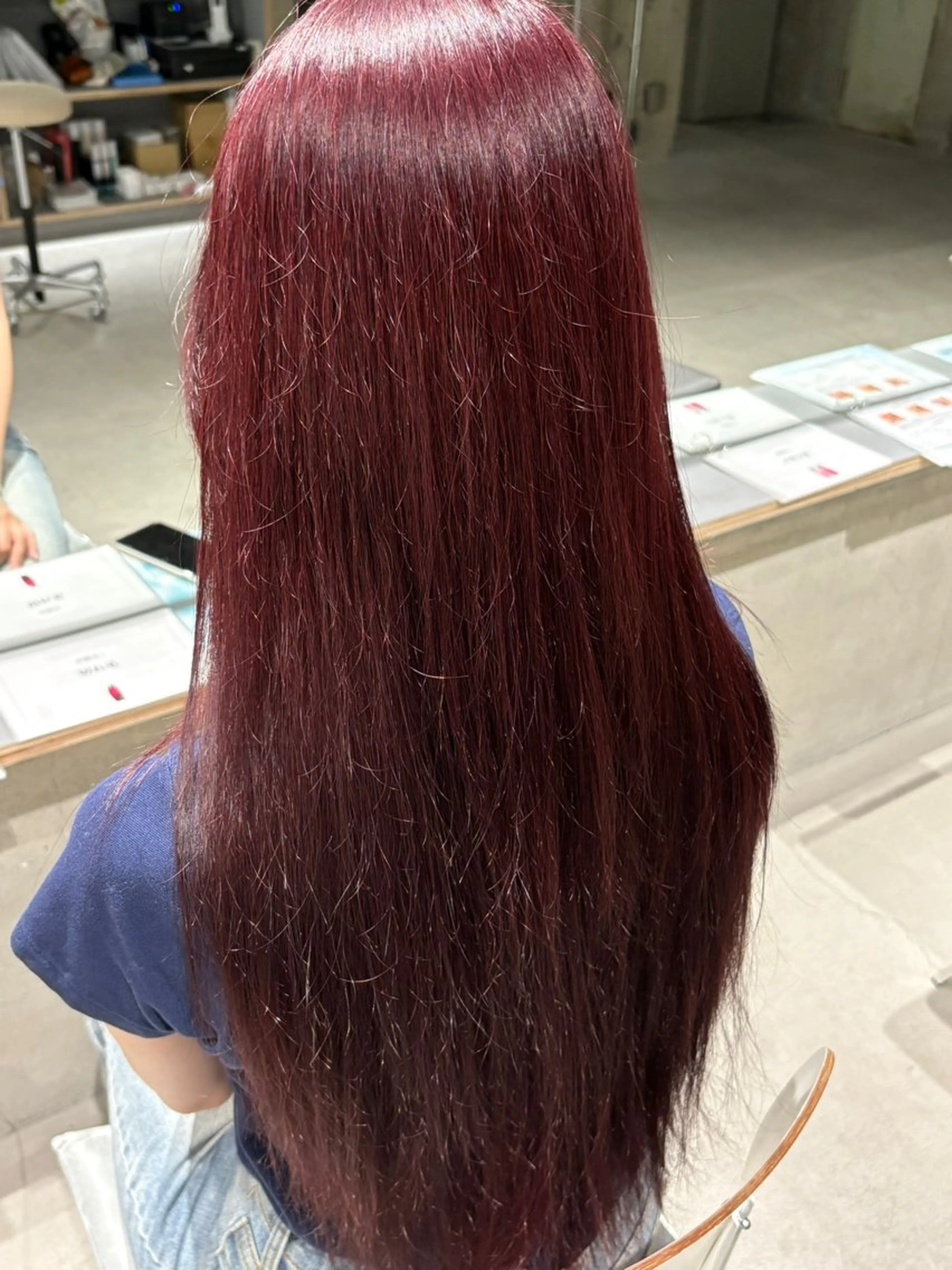 ロング カラー ブリーチ レッドカラー バイオレットカラー ヘアカラー 玉置 七海のヘアスタイル