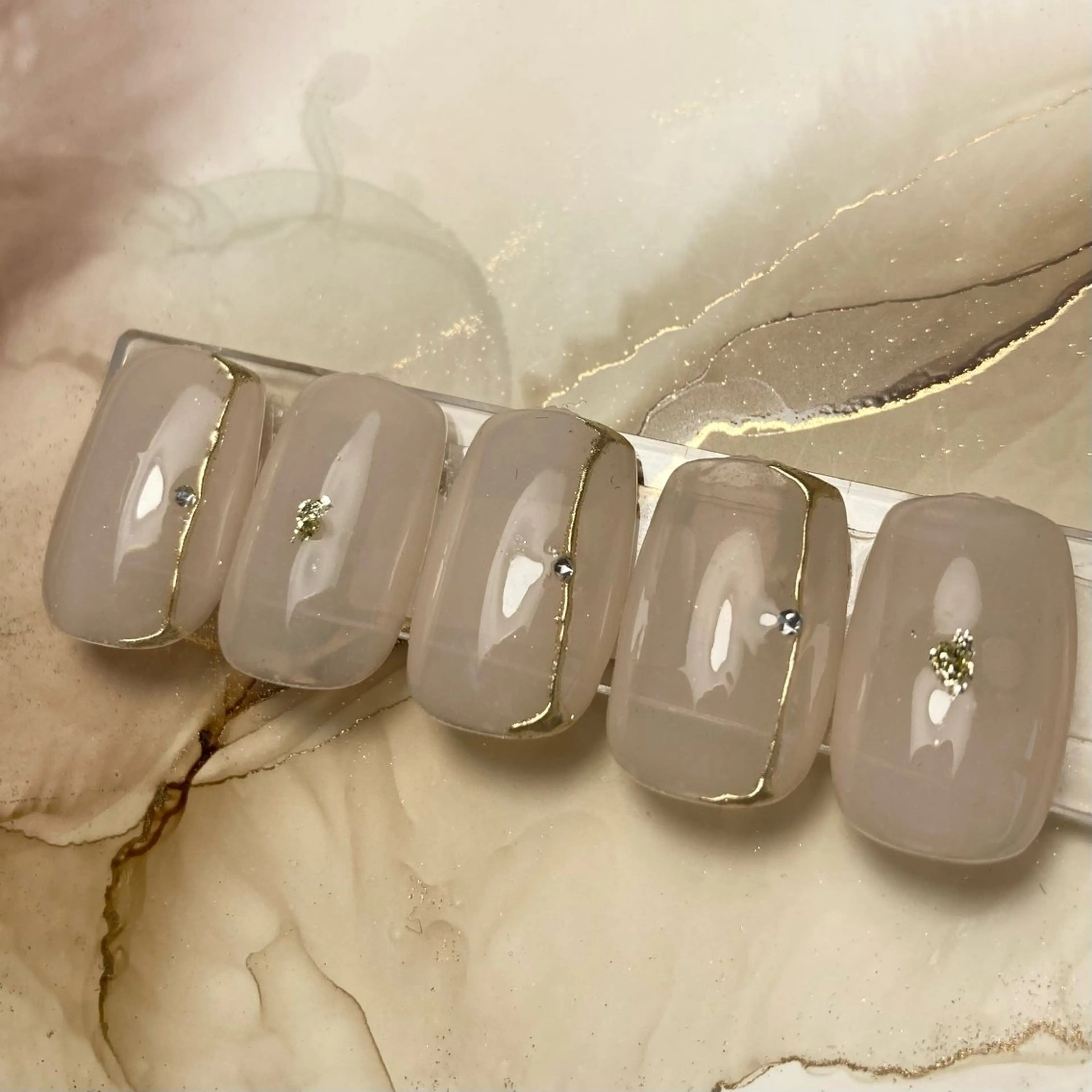 ネイル Legit nail salonのネイルデザイン