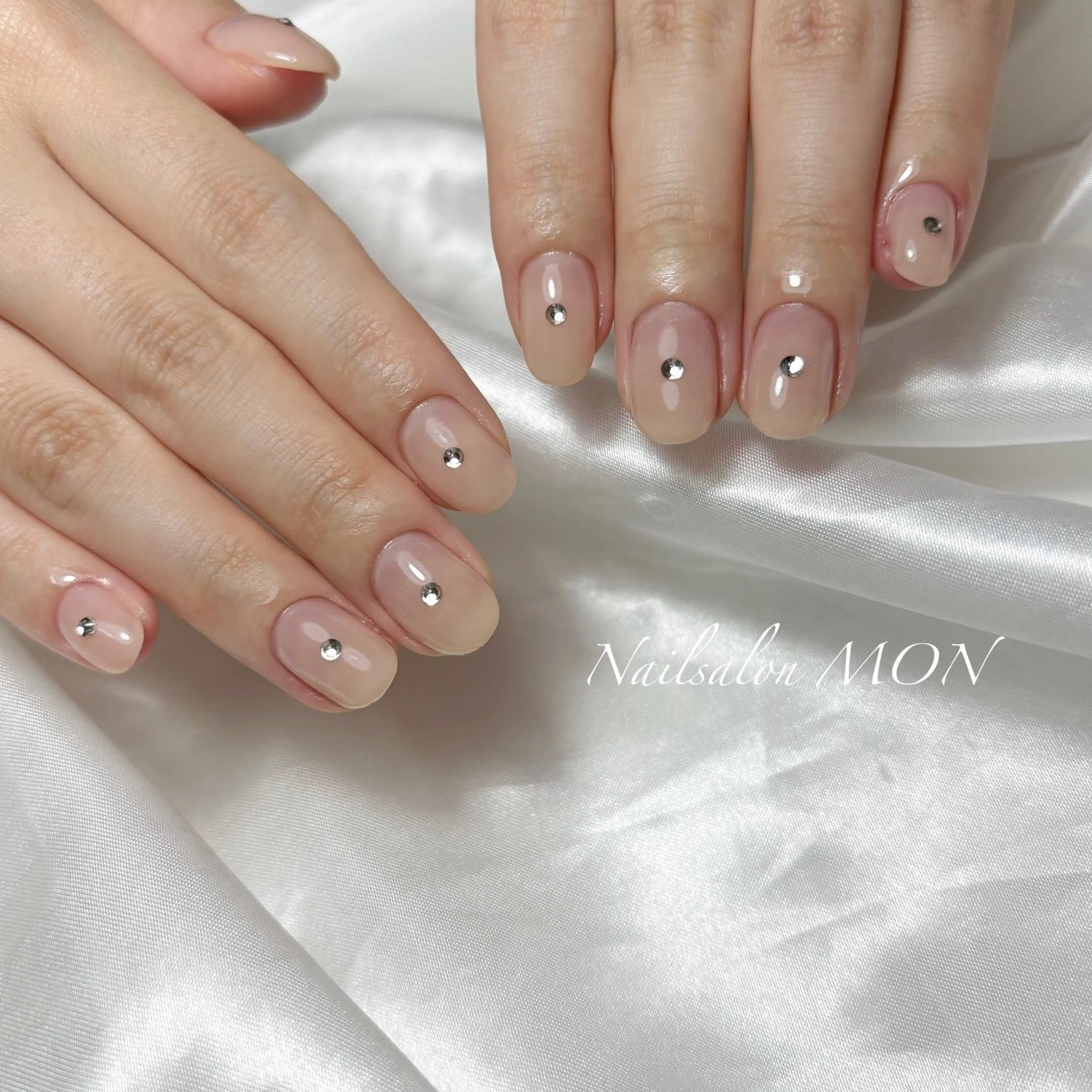 ネイル ストーンネイル ハンドネイル Nailsalon MONのネイルデザイン
