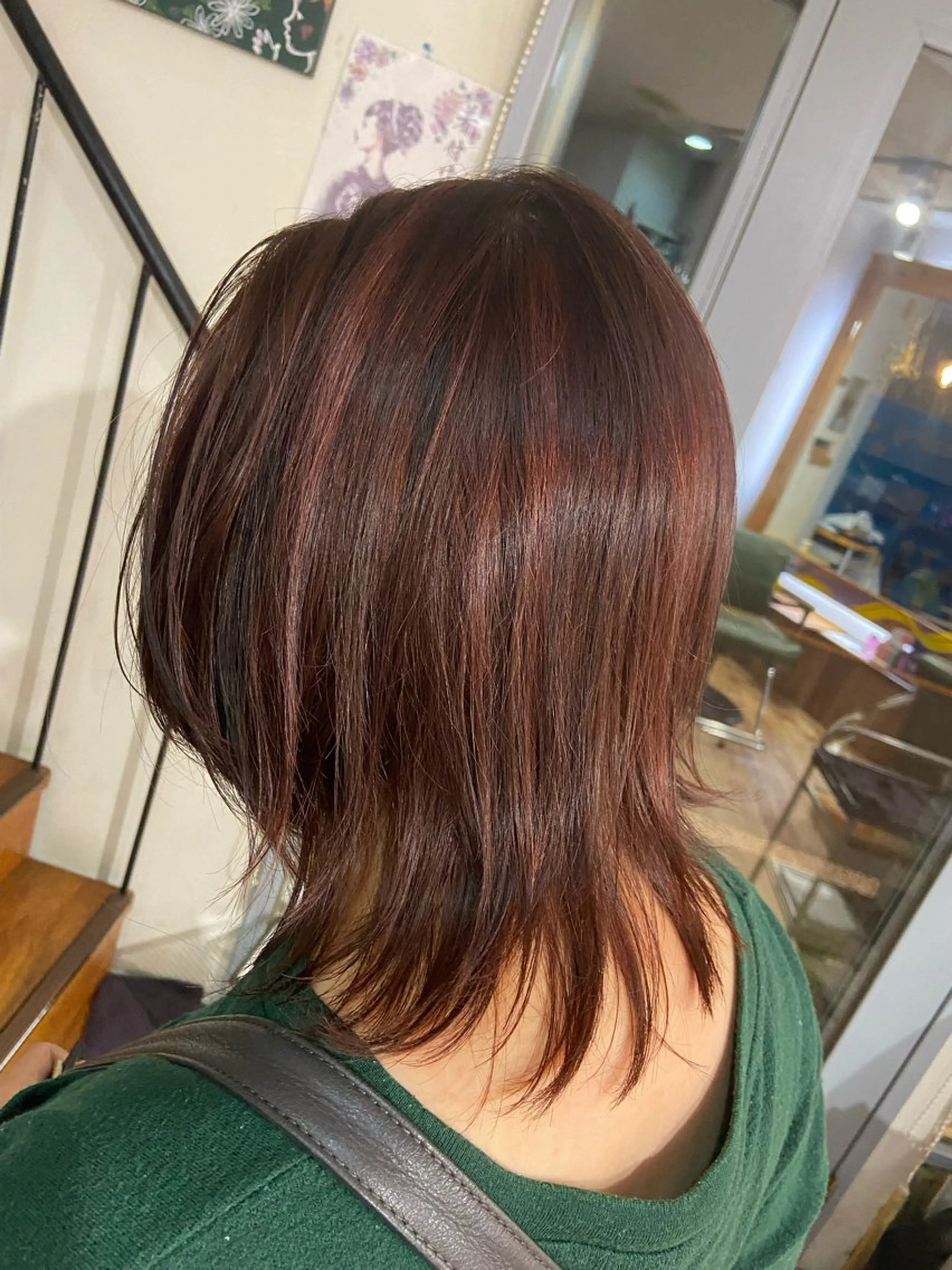 ミディアム ピンクブラウン ハイライト ウルフカット 代表　しみず としやのヘアスタイル