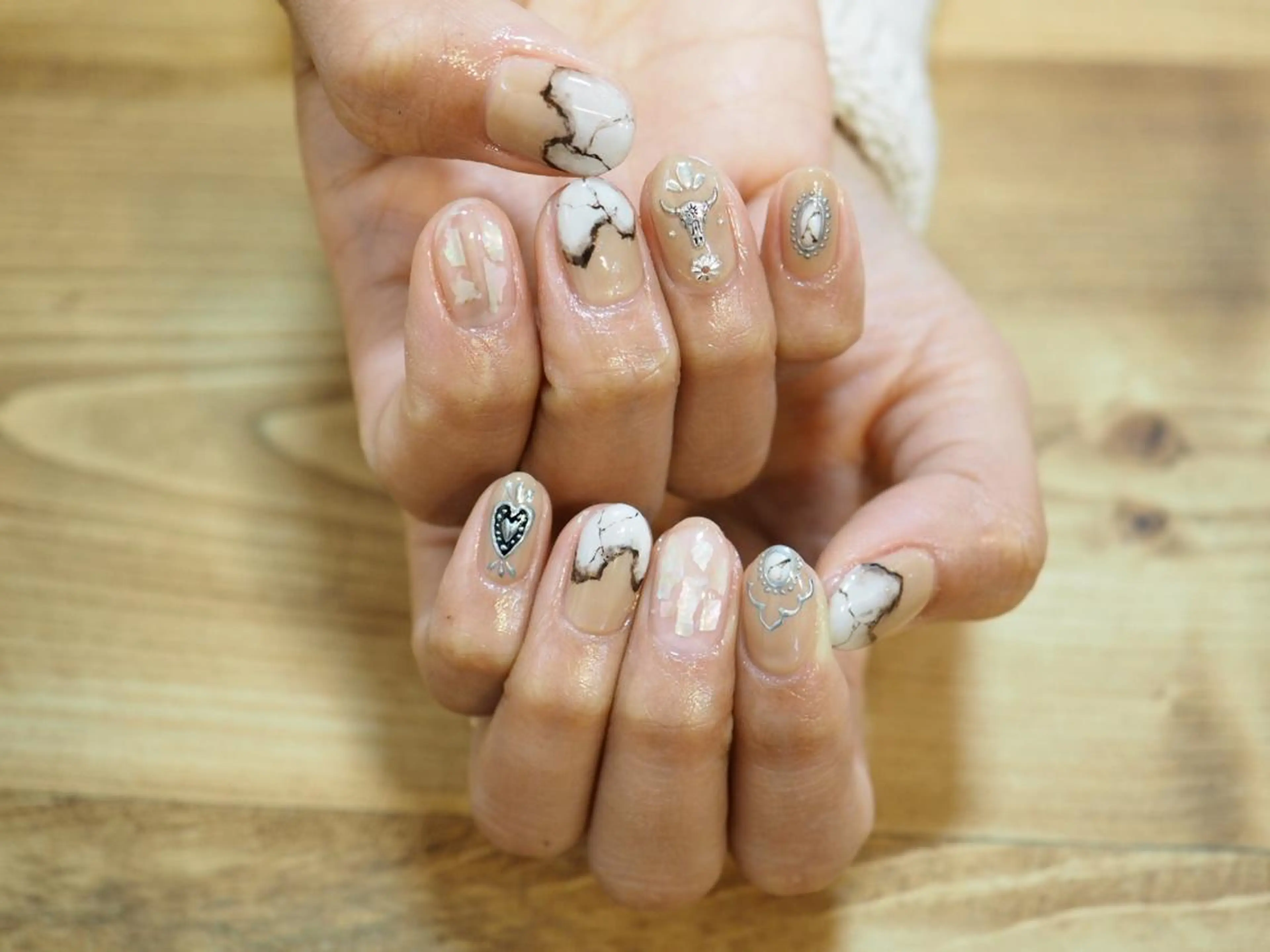 ネイル ”salon" そりまちゆうこのネイルデザイン