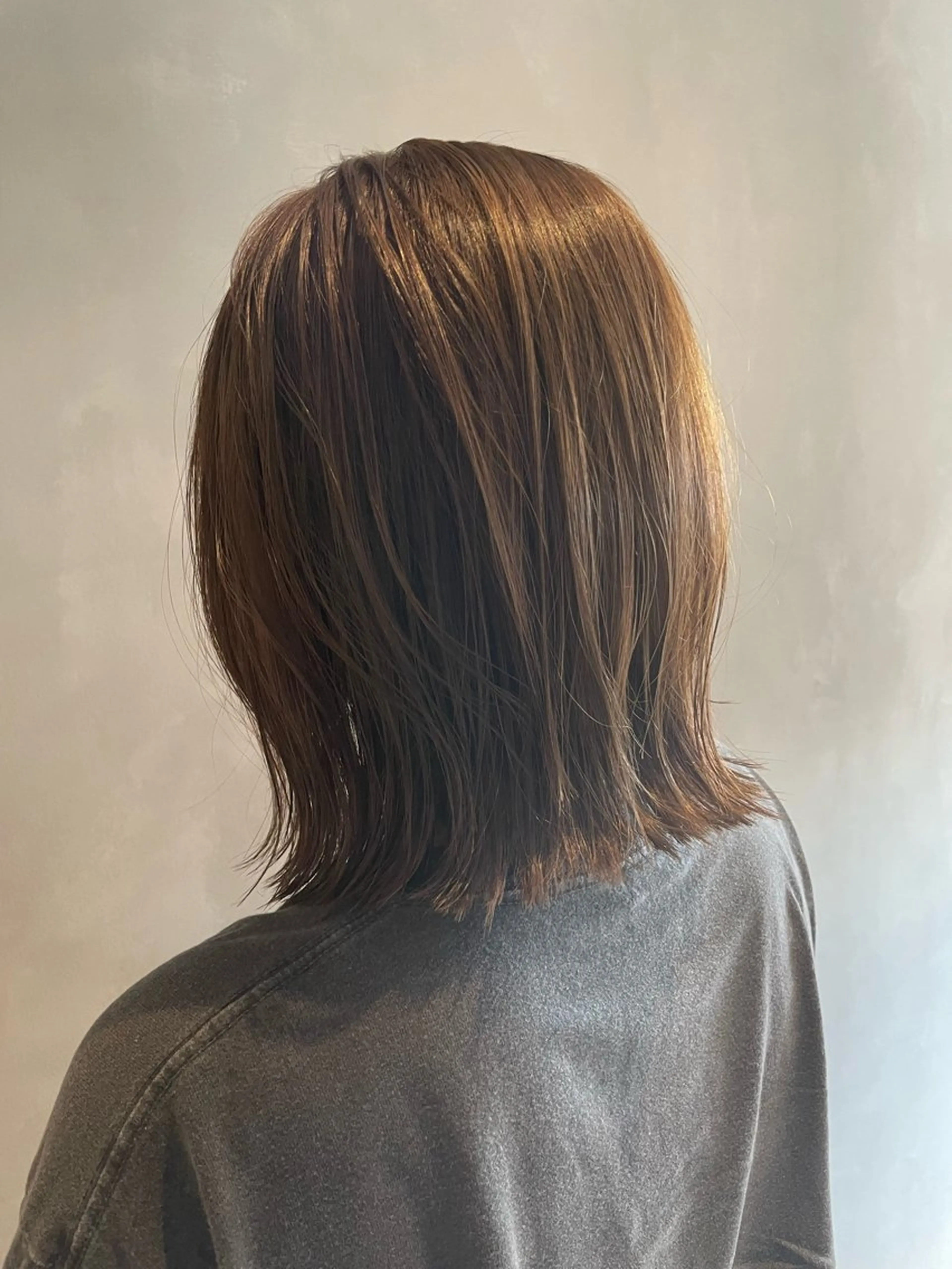 ミディアム カット 長谷川 沙紀のヘアスタイル