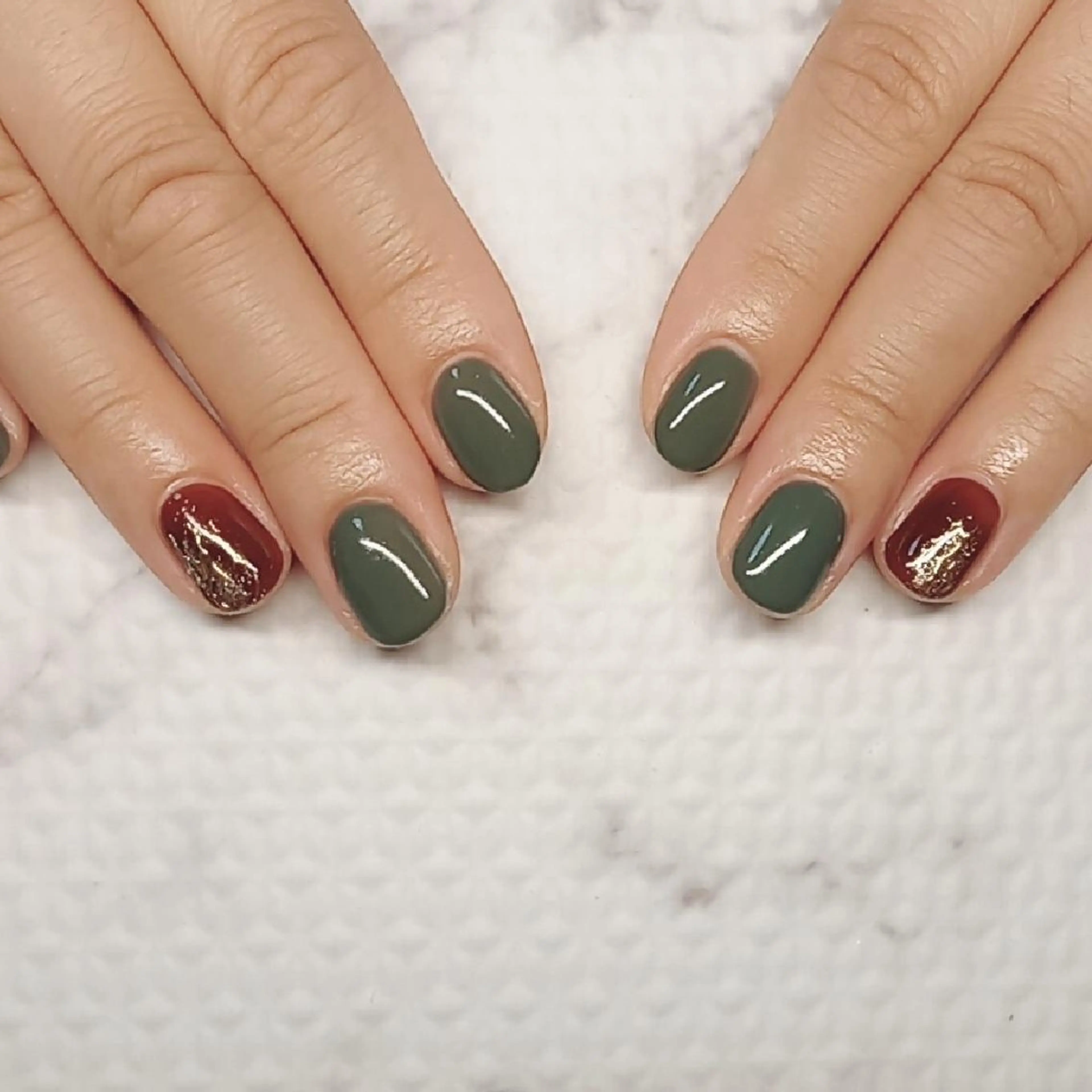 ネイル アニマル柄 フットネイル グリーン オフィスネイル ワンカラーネイル Lily Roseスタッフ一同のマツエク・マツパデザイン