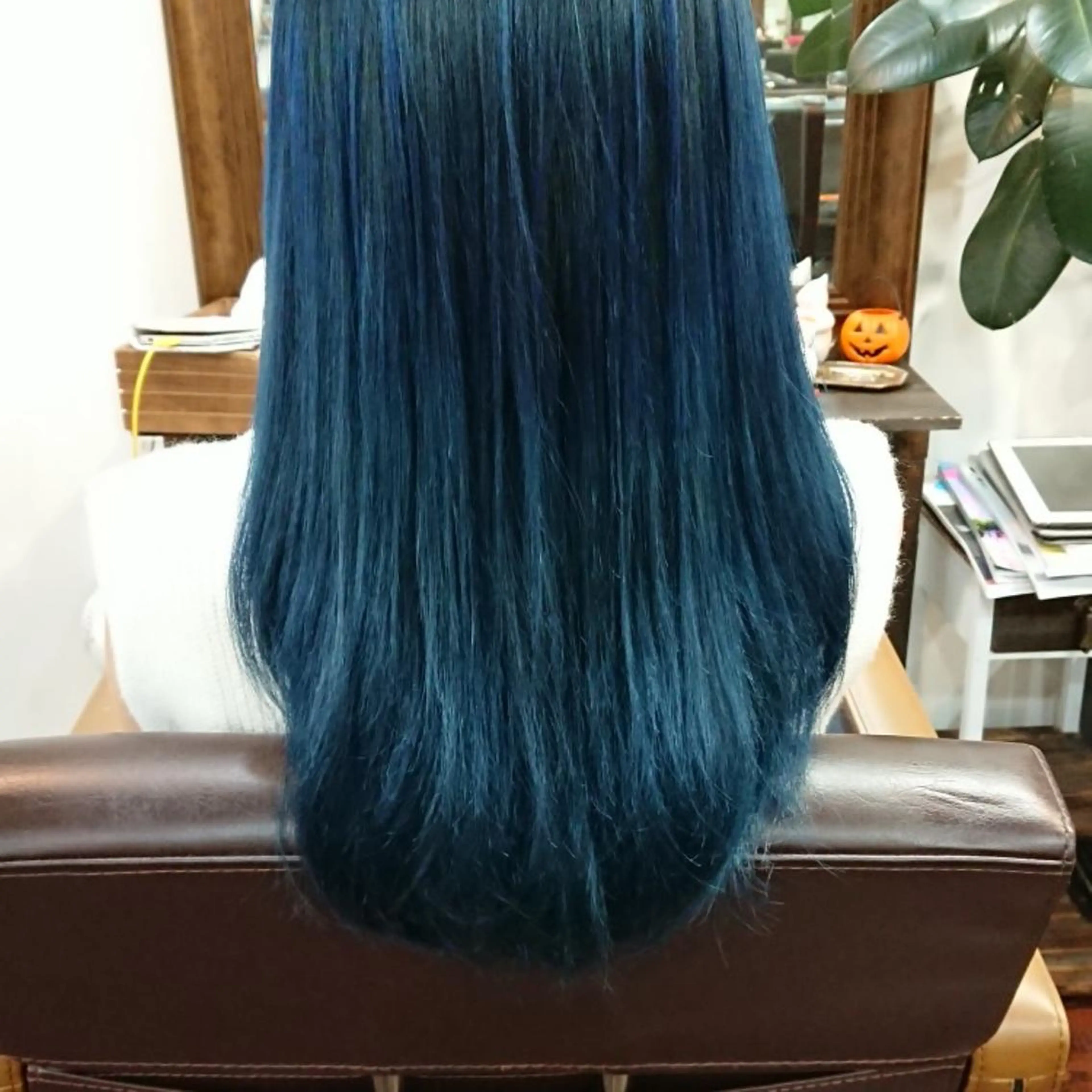 セミロング カラー ブルーカラー ヘアカラー 鈴木 隆広のヘアスタイル