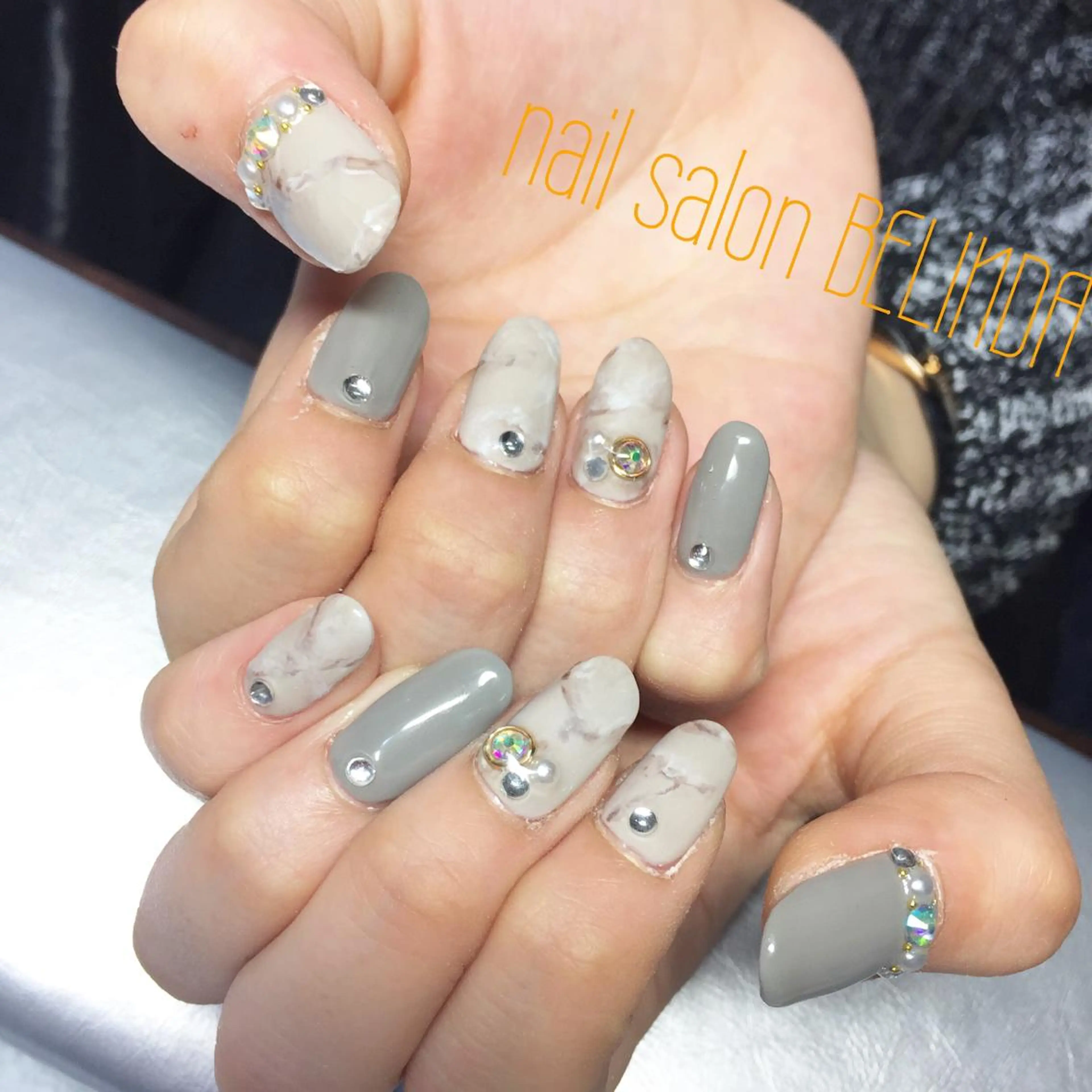 ロング ネイル 大理石ネイル(マーブル) ニュアンスネイル 毛利 ゆりあのエステ・リラクイメージ