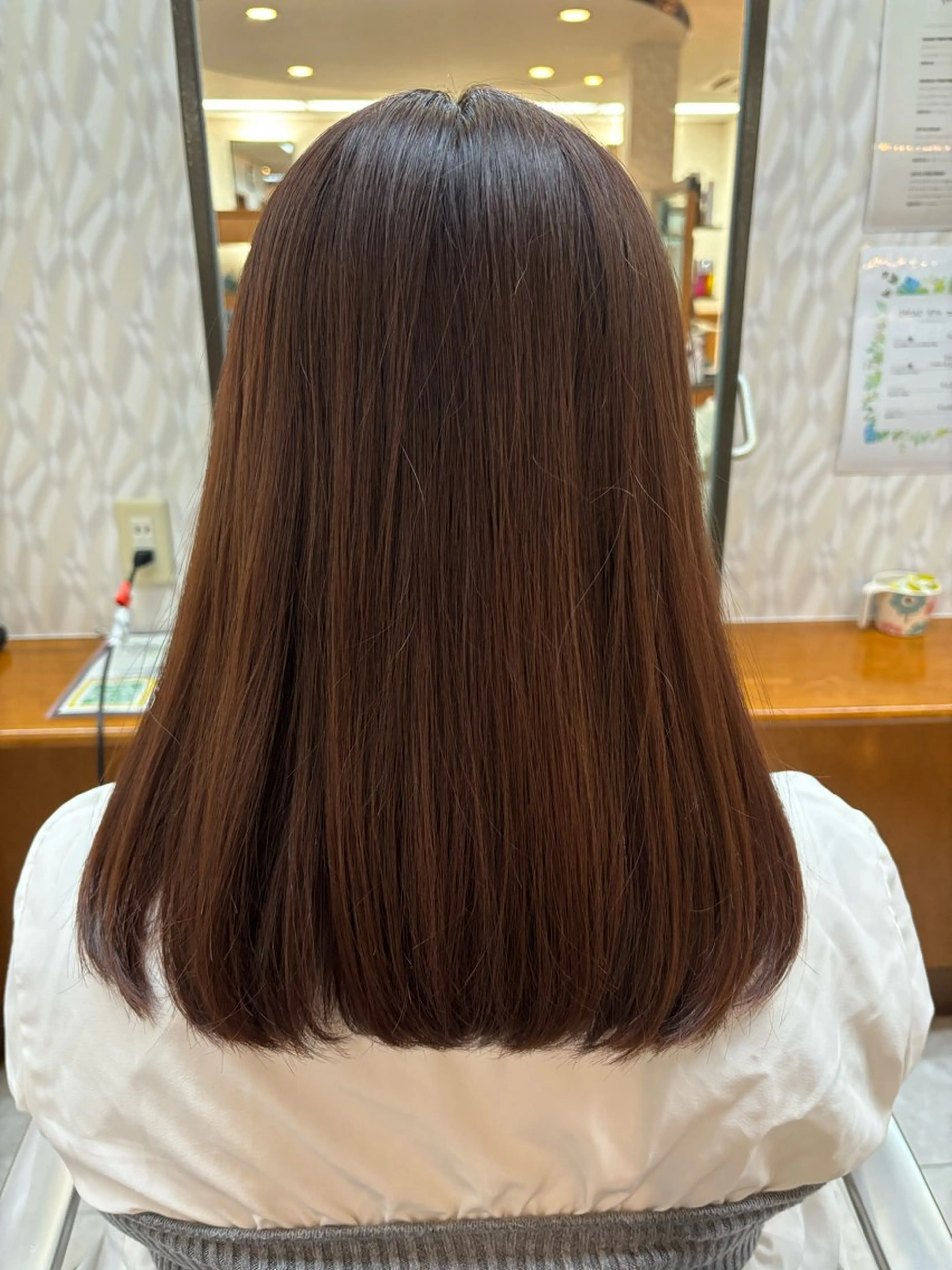 セミロング カラー カット ヘアカラー 亀山 来未のヘアスタイル
