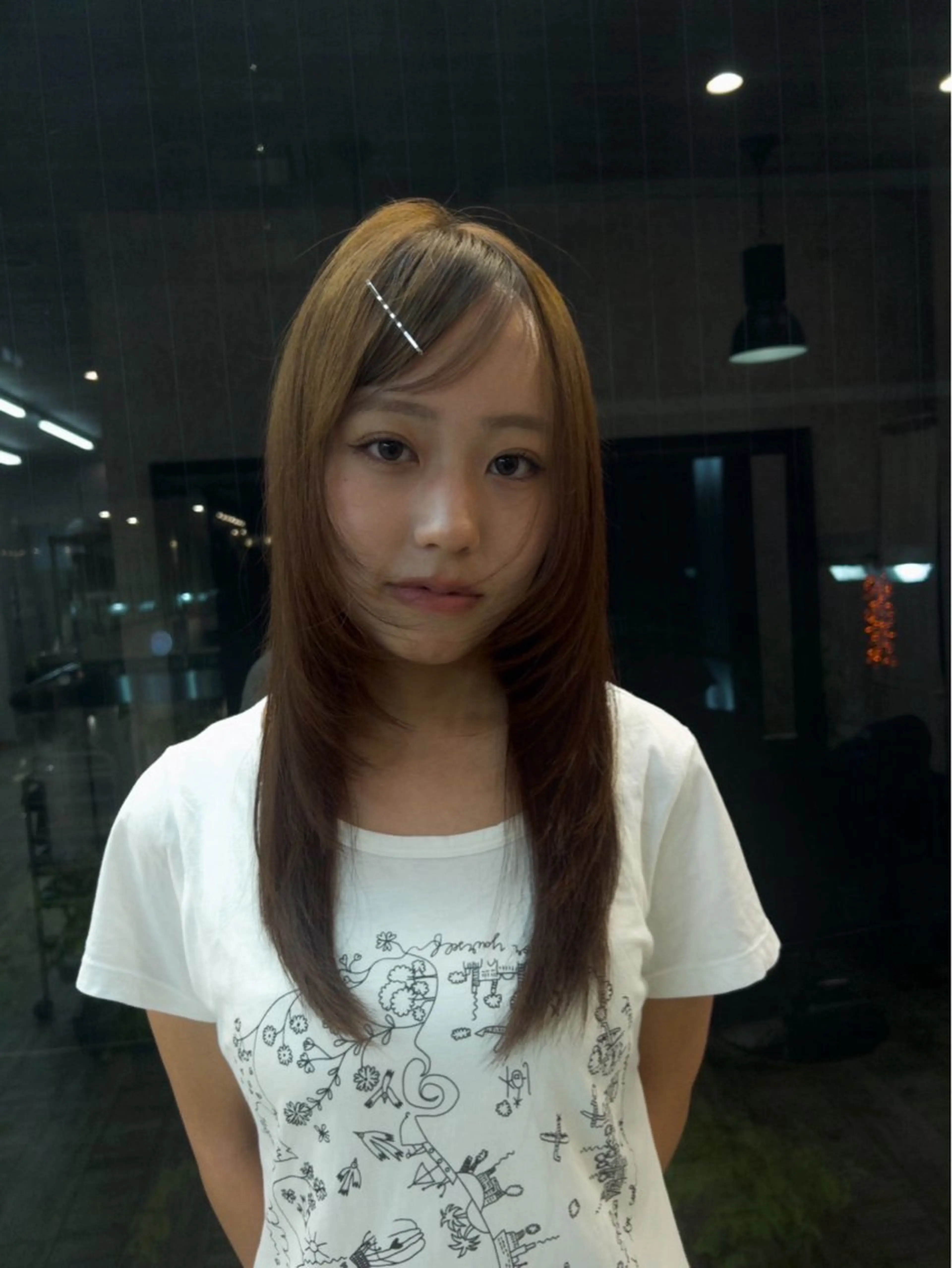ロング 顔まわりレイヤー レイヤーカット カット tiel 小山莉々のヘアスタイル