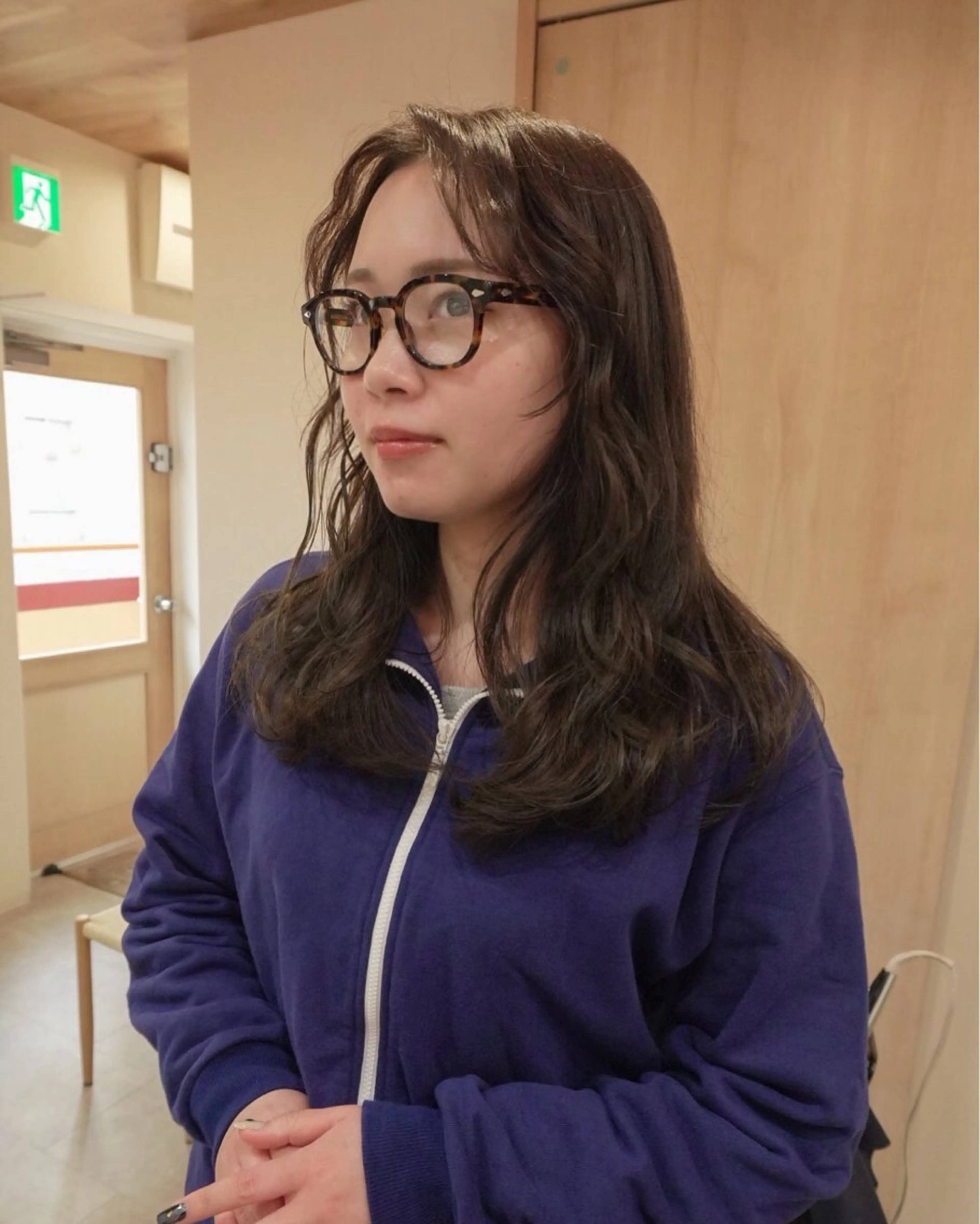 セミロング カラー セミロングパーマ ベージュカラー ハイライトカラー オリーブベージュ ハイライト カット トリートメント トレンドと似合わせ/ マンツーマン/西上楓のヘアスタイル