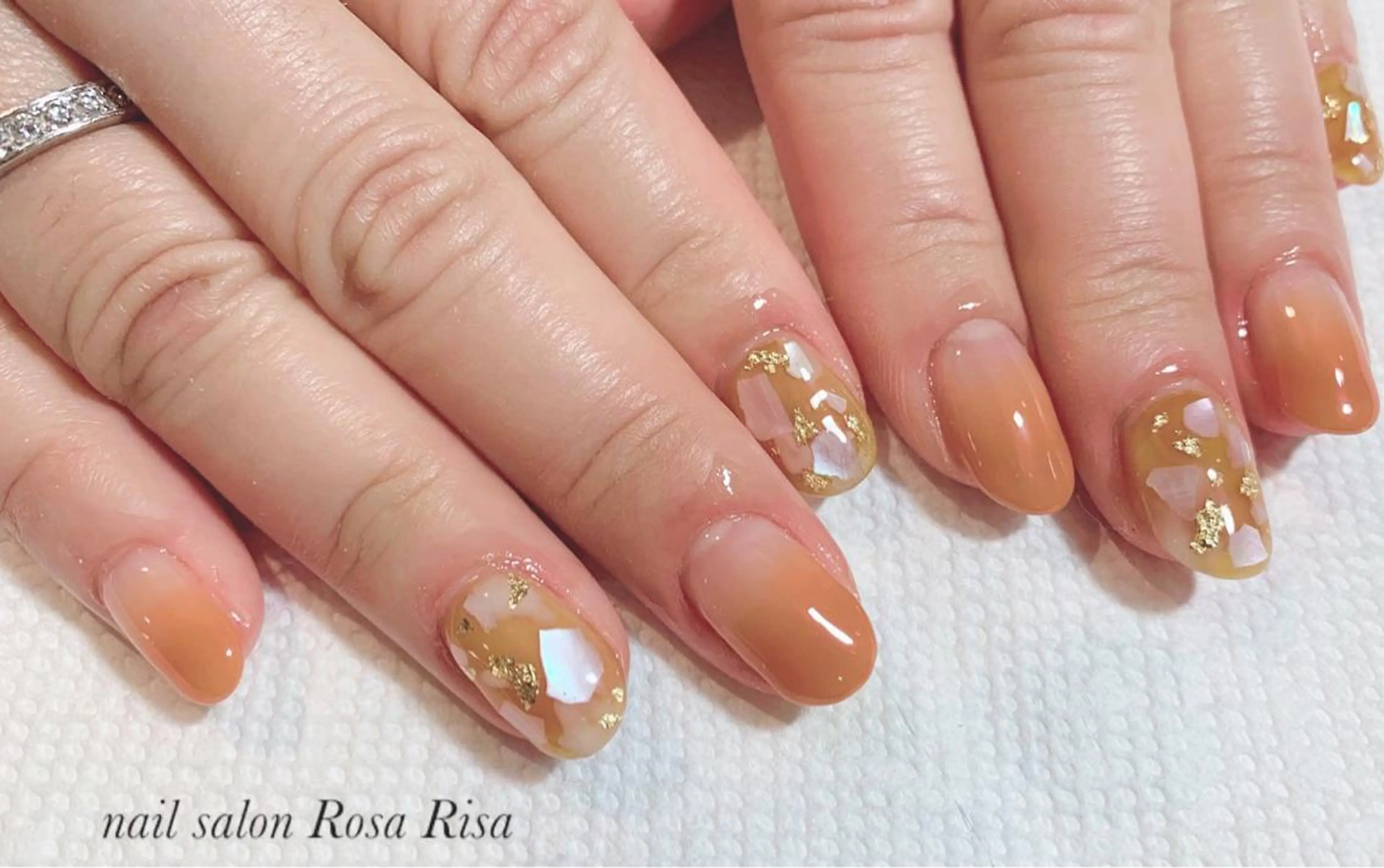 ミディアム ネイル ネイルスタジオ シェイクユアハンズのネイルデザイン