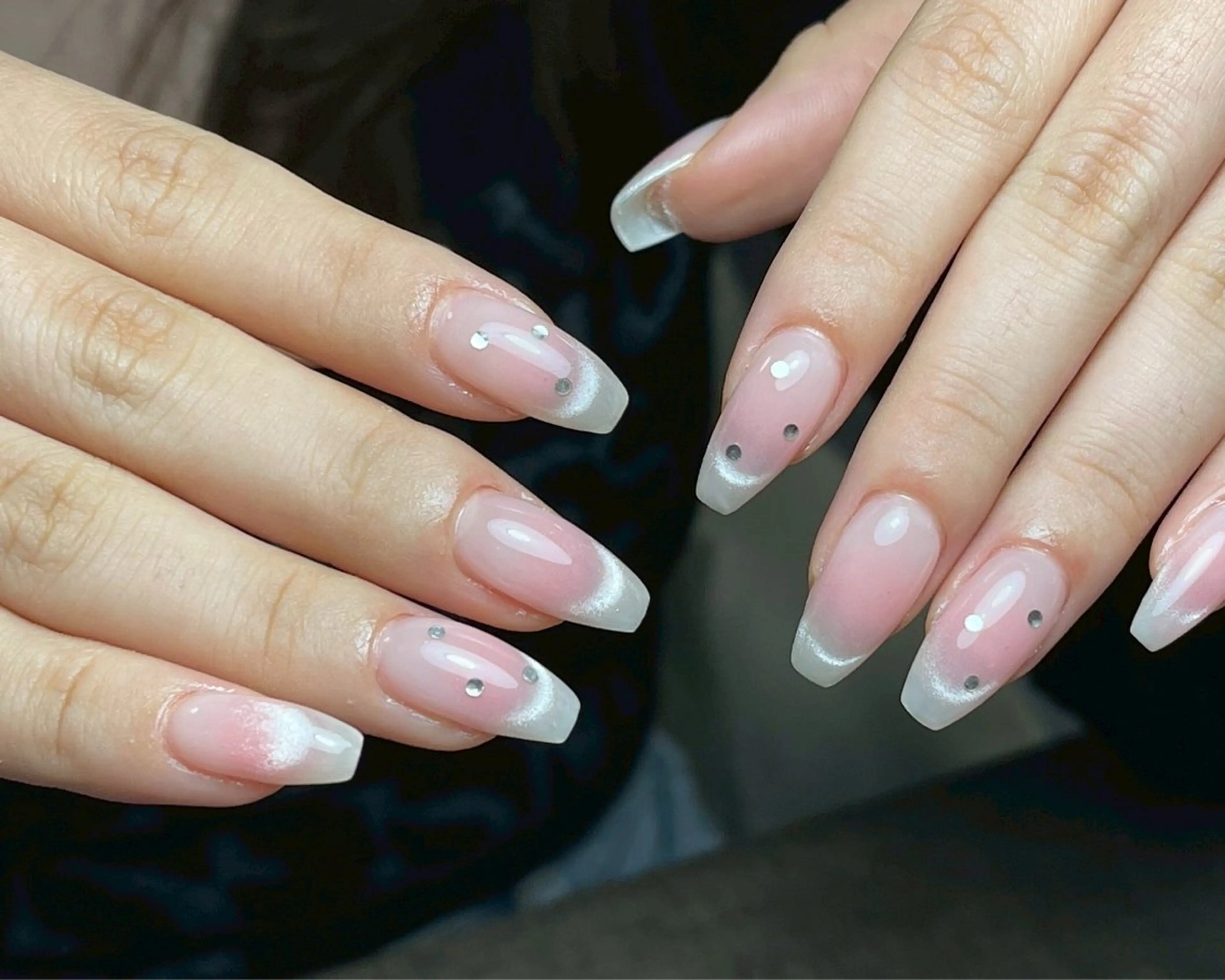 ミディアム デート ハンドネイル 28nails .thaoのネイルデザイン