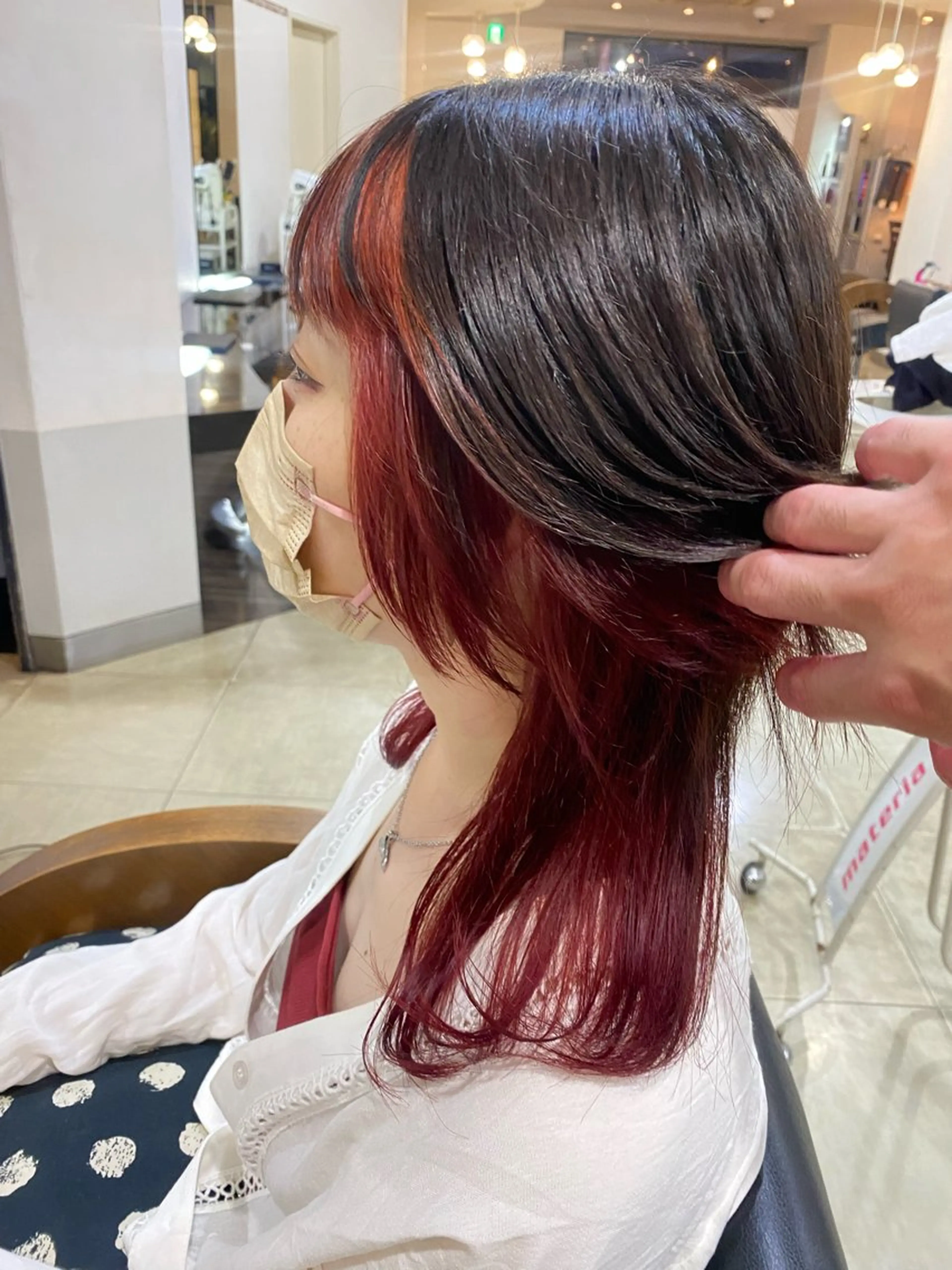 ミディアム カラー ヘアアレンジ インナーカラー ウルフカット 烏山 達也のヘアスタイル