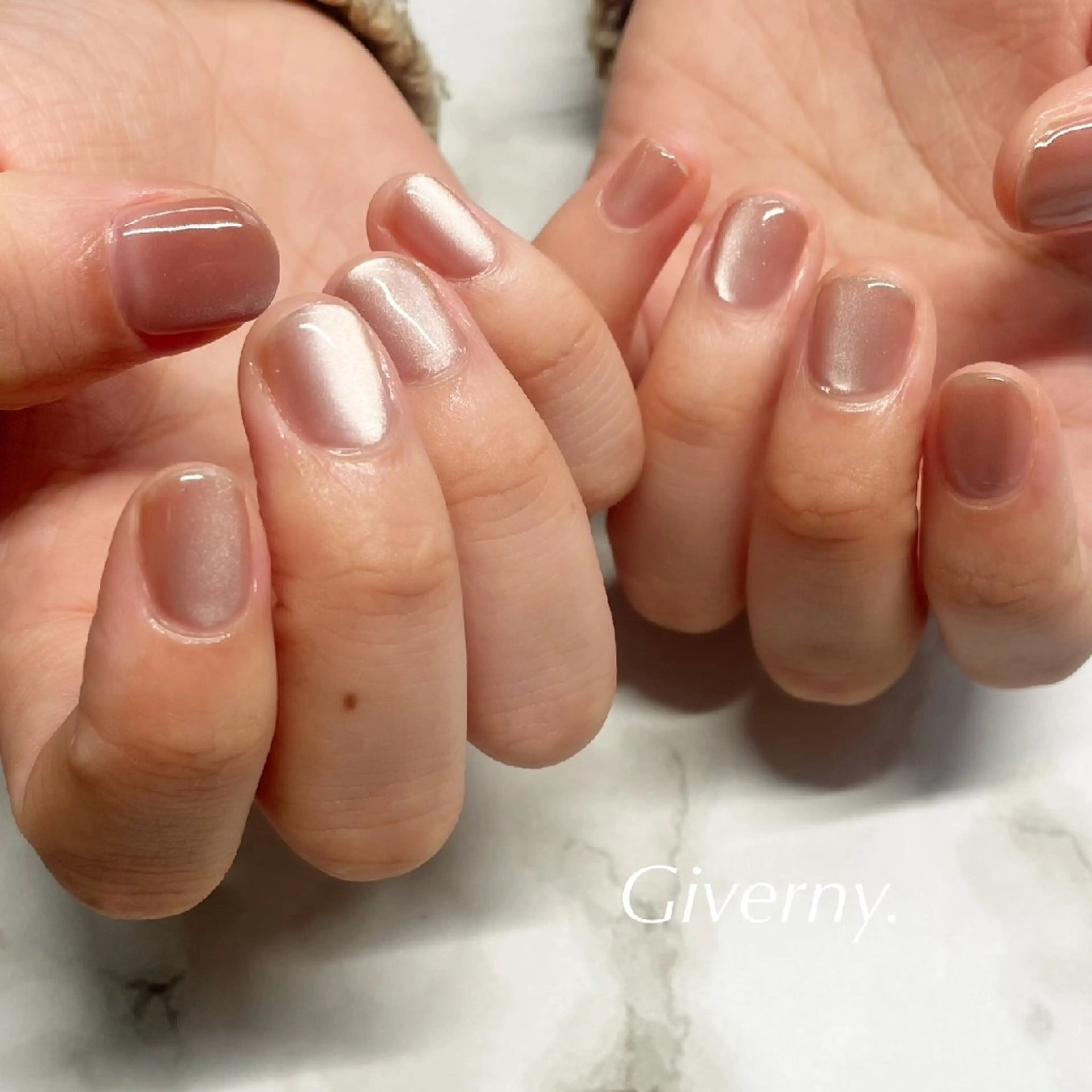 ネイル マグネットネイル ハンドネイル Giverny .のネイルデザイン