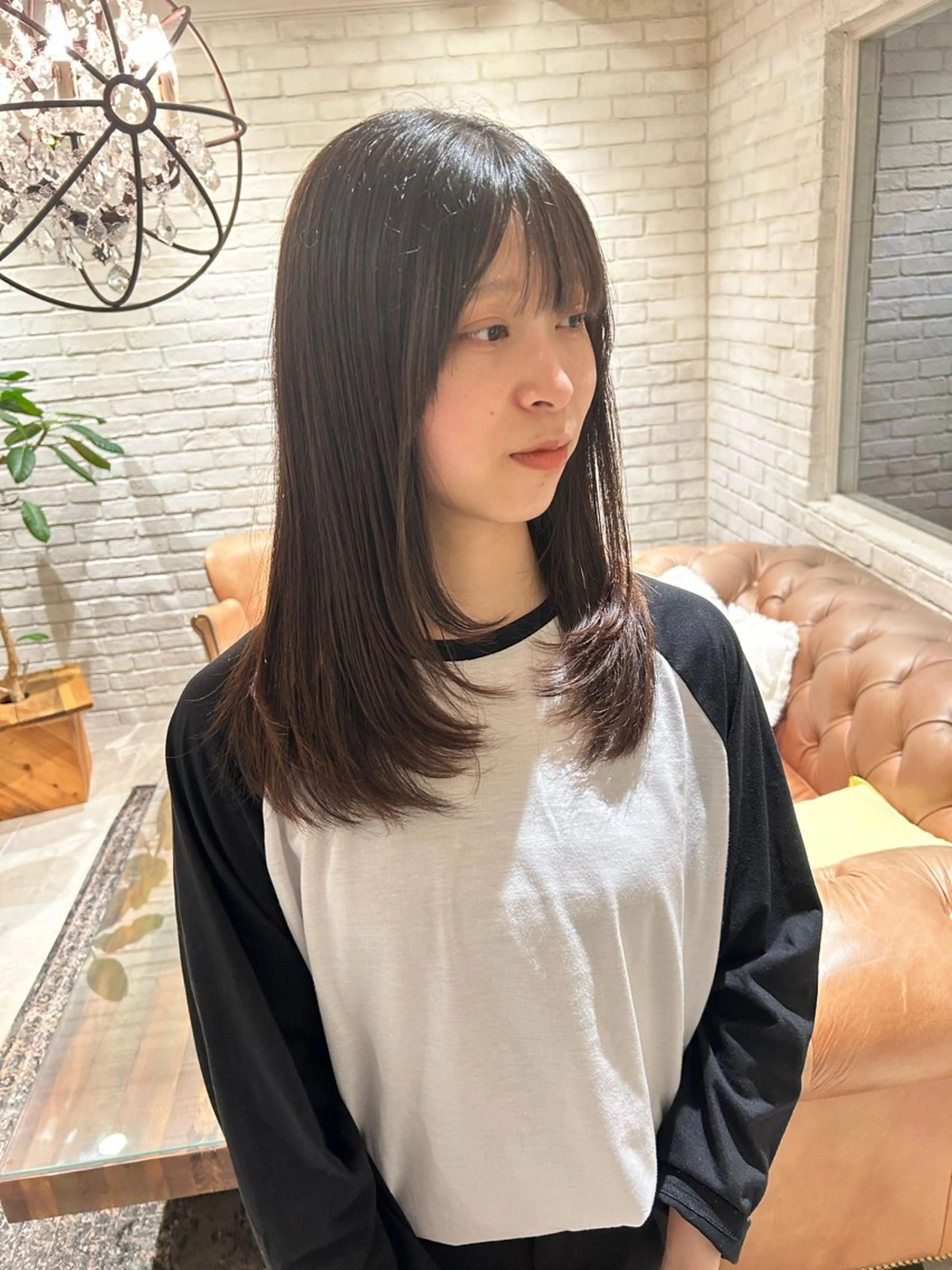 セミロング レイヤーカット 宇川 湧也のヘアスタイル