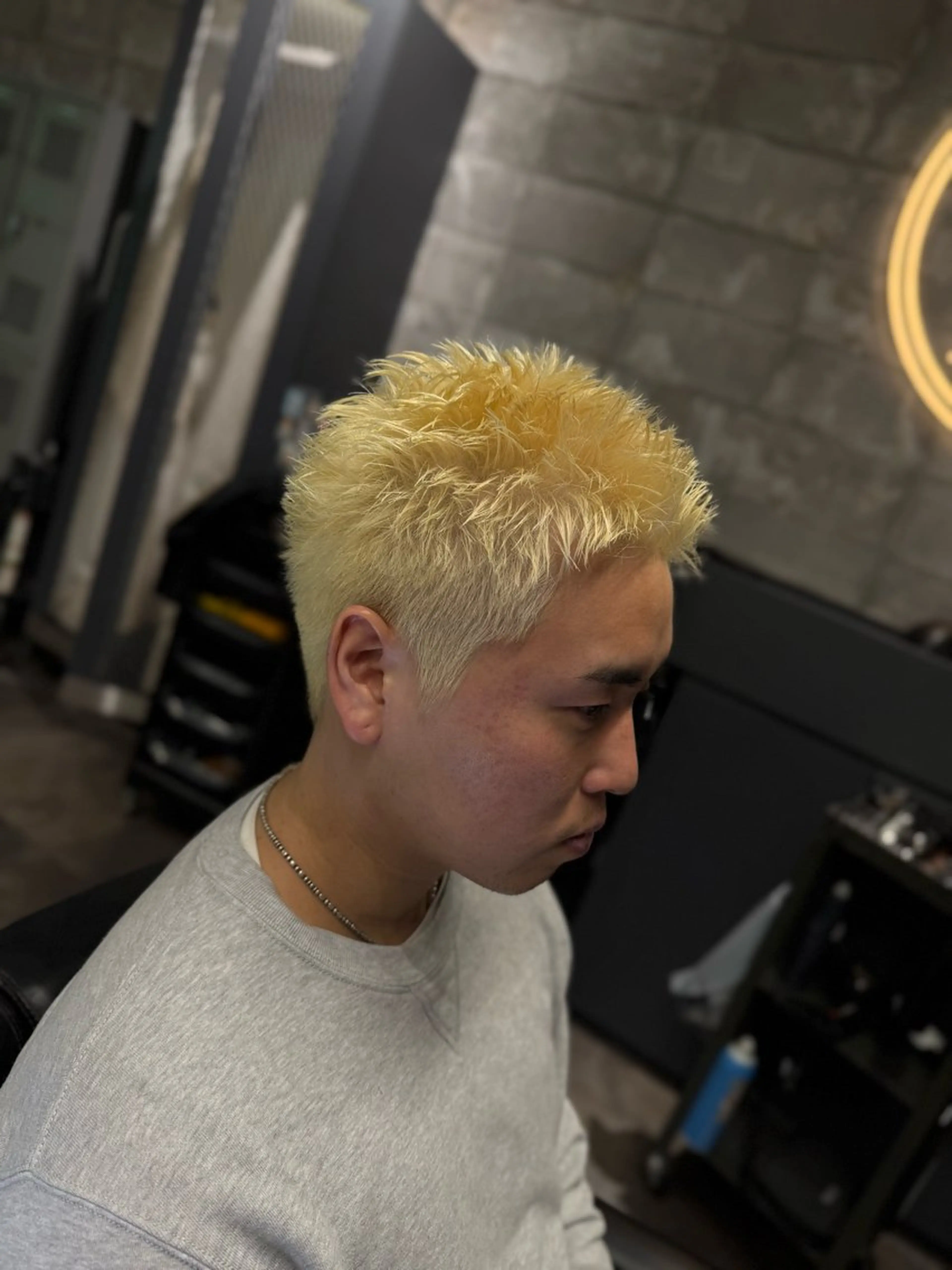 ショート カラー メンズ メンズブリーチ スパイキーショート ブリーチ ショートヘア トミヤマ シュウトのヘアスタイル