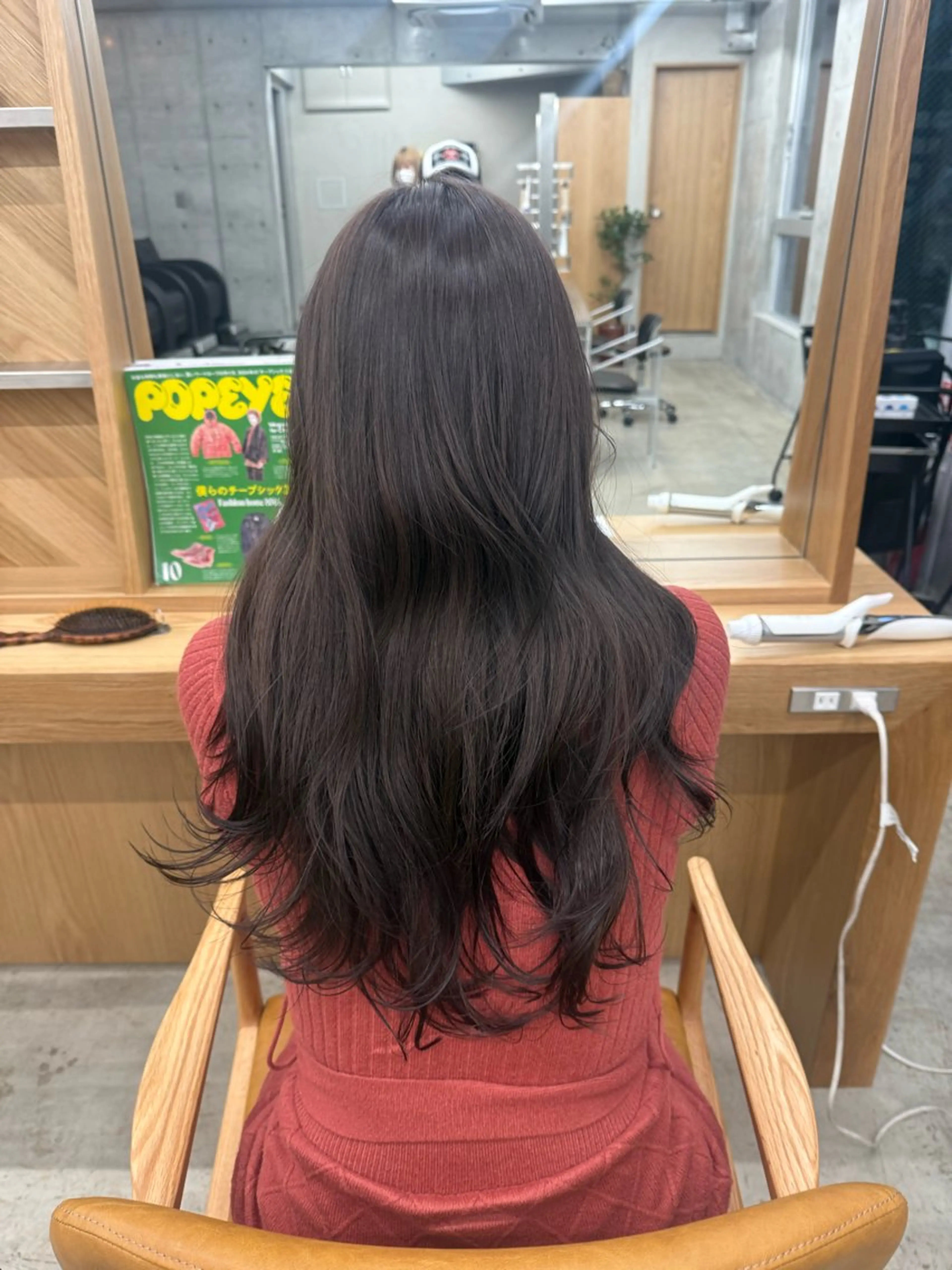 ロング カラー ロングレイヤー アッシュ ベージュカラー ブリーチ 透明感カラー カット ヘアカラー トリートメント 誰より丁寧なカット/ 小林輝/レイヤーのヘアスタイル