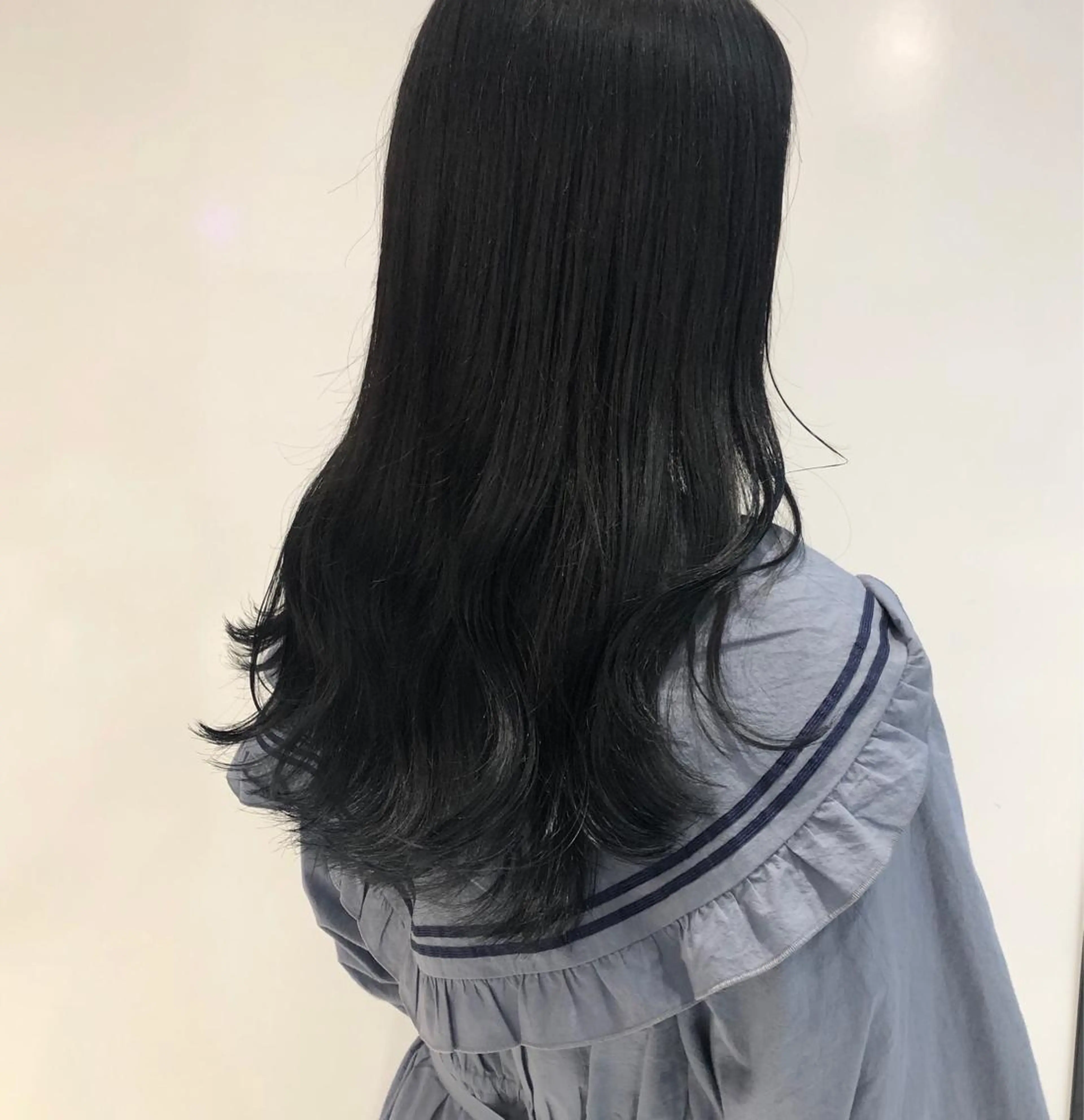 ロング カラー ダークグレー ロング 相川 愛実のヘアスタイル