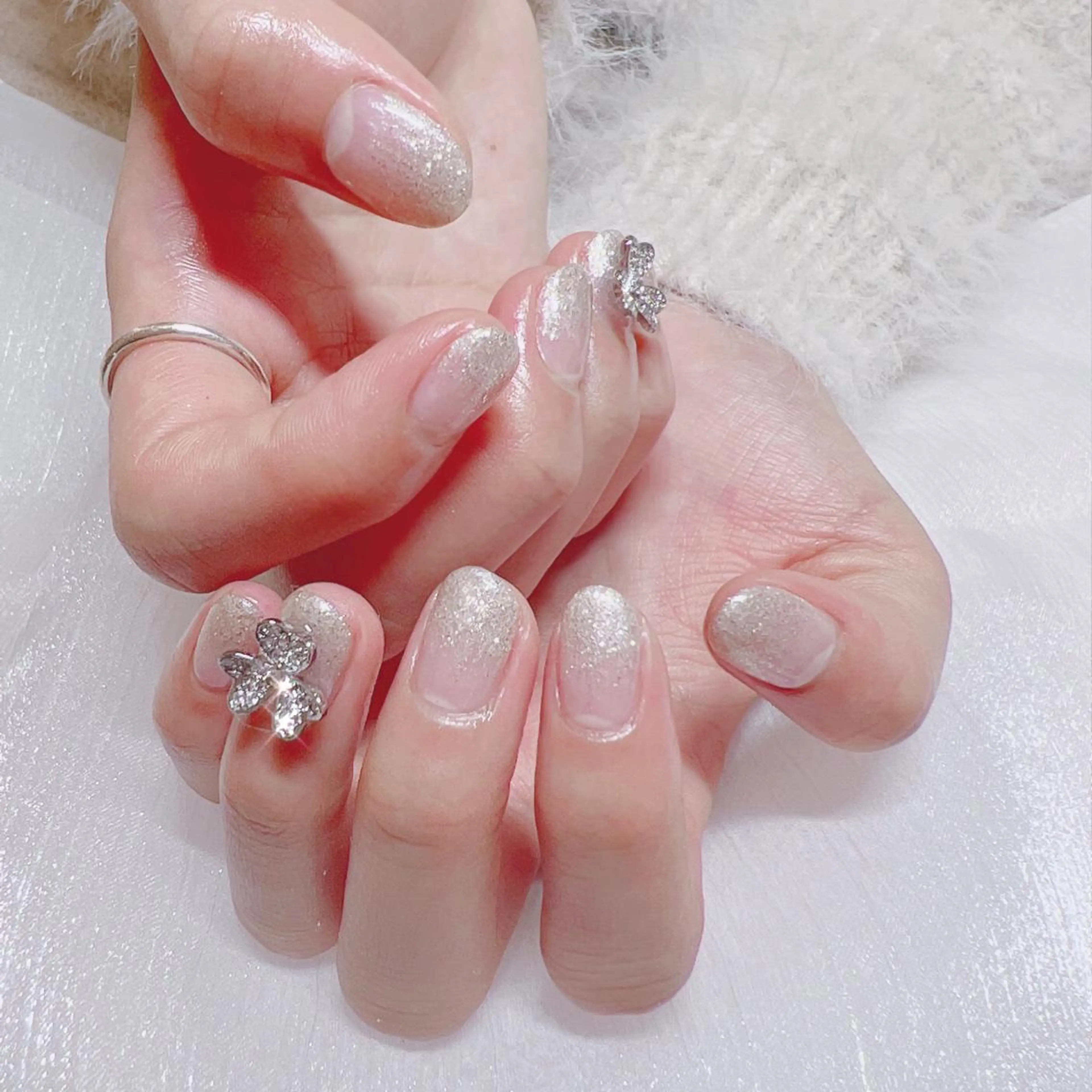 ネイル オーロラネイル フットネイル フレンチネイル ジェルネイル 韓国ネイル ハンドネイル ハンドケア 【ENサロン】 Rei🎀Nailのネイルデザイン