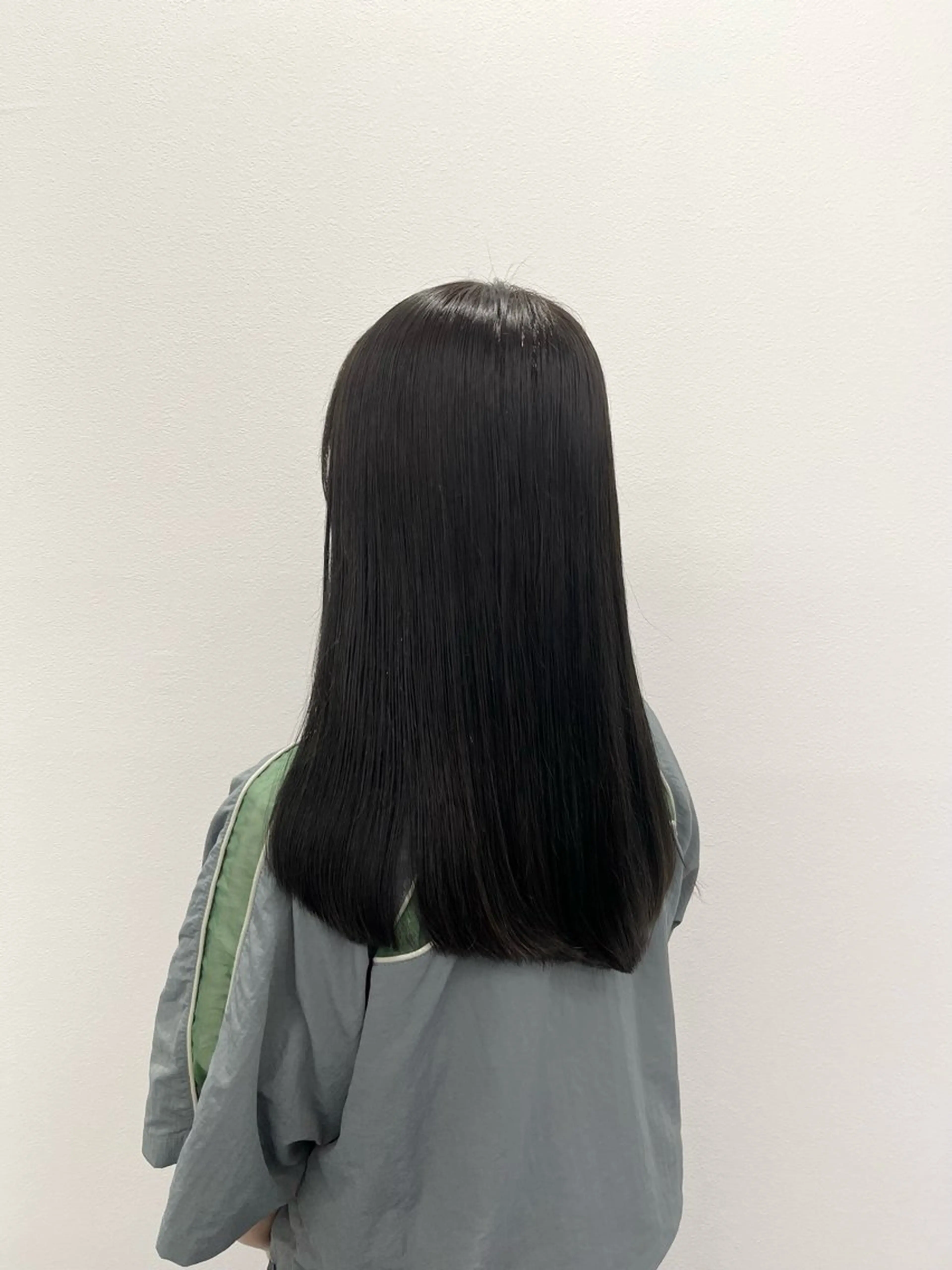 ミディアム トリートメント ハイトーン/透明感/ レイヤー/かずや🦁のヘアスタイル