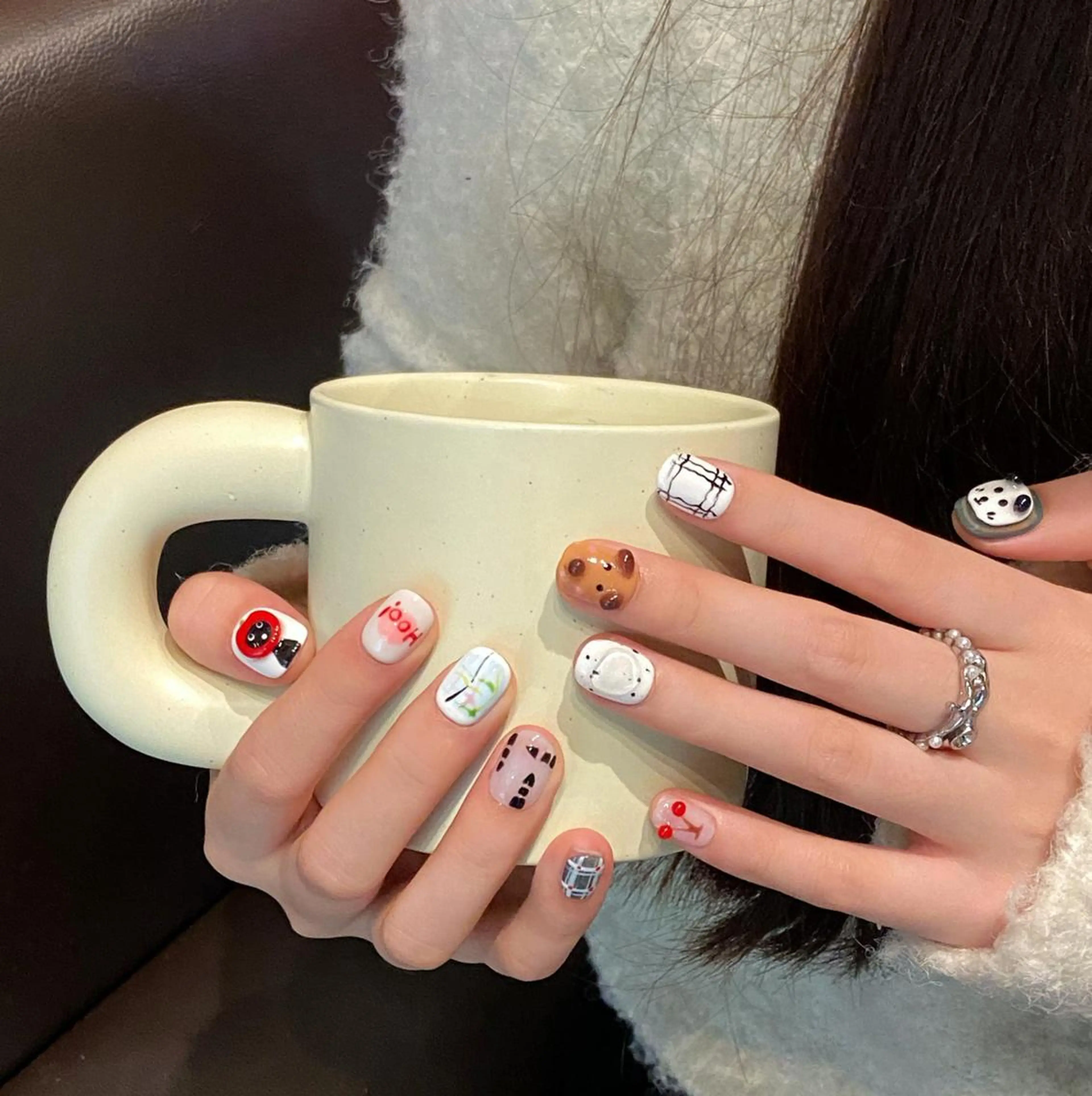 ネイル ジェルネイル ネイルチップ ハンドネイル ハンドケア KIMI 🐰のネイルデザイン