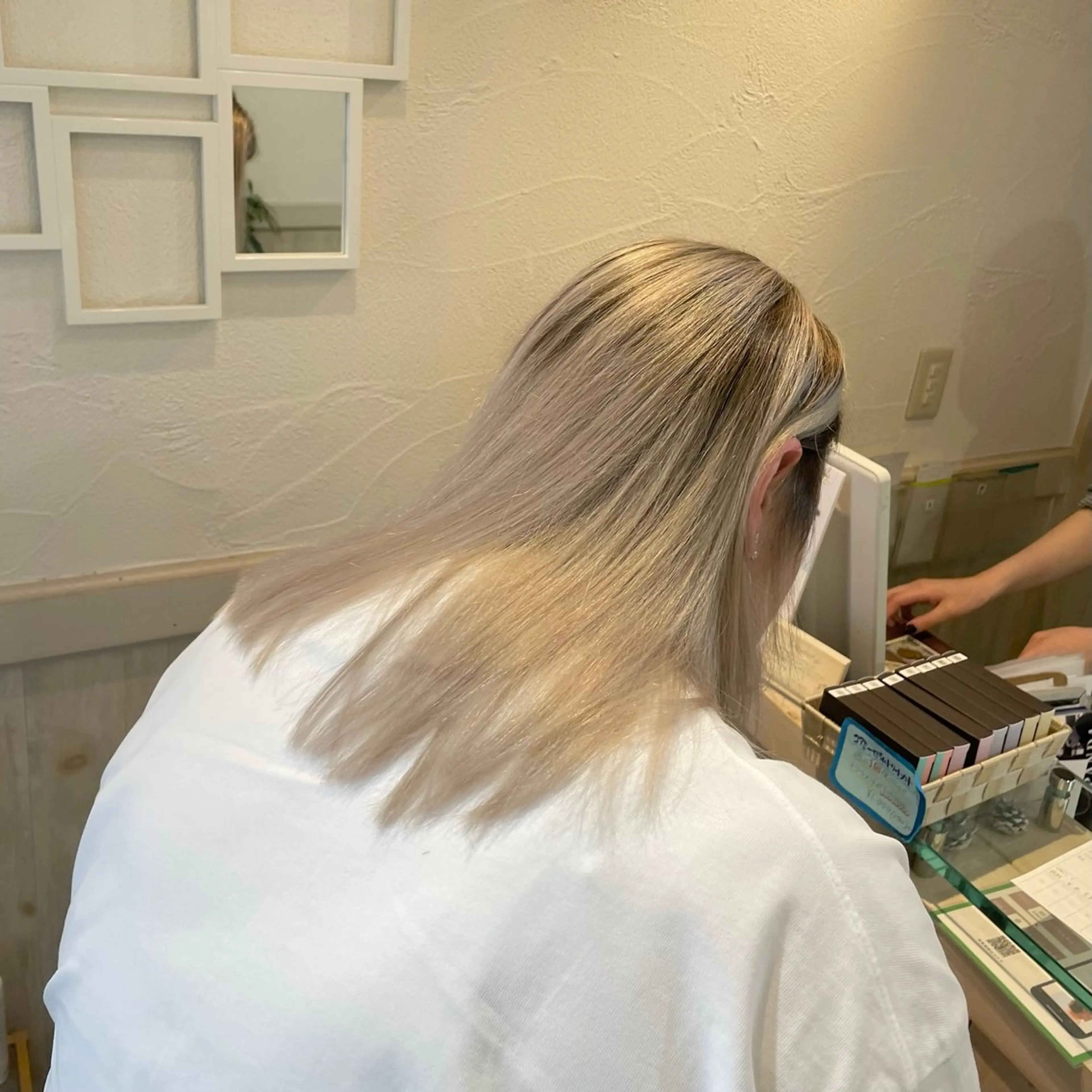 セミロング カラー バレイヤージュ レイヤーカット エクリ麻布十番店所属・髪質改善/ 縮毛矯正/相原聡のヘアスタイル