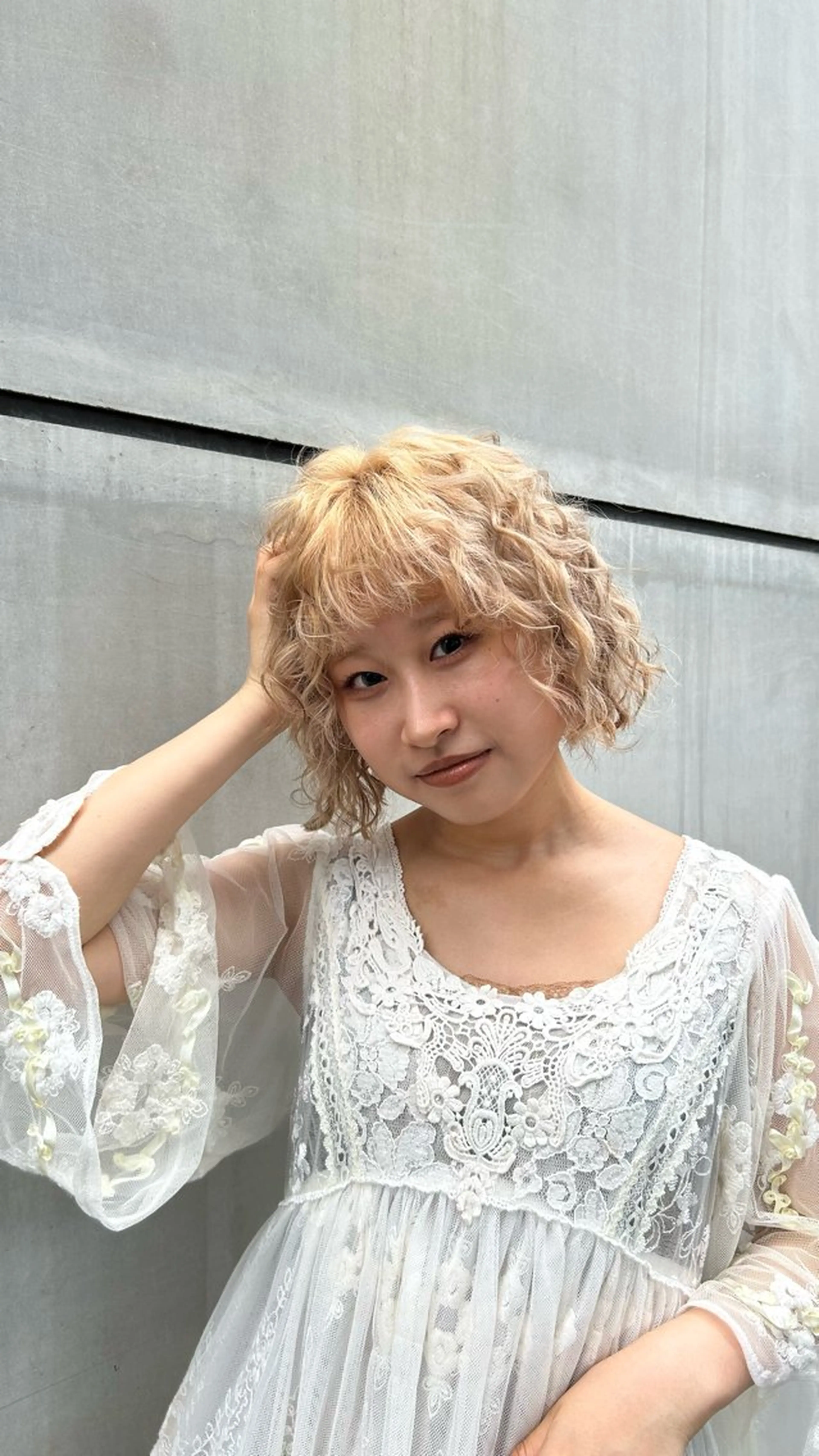 ミディアム カラー ベージュカラー ブリーチ ブロンド カット ヘアカラー トリートメント 有働由良／ハイトーン ／韓国メンズヘアのヘアスタイル