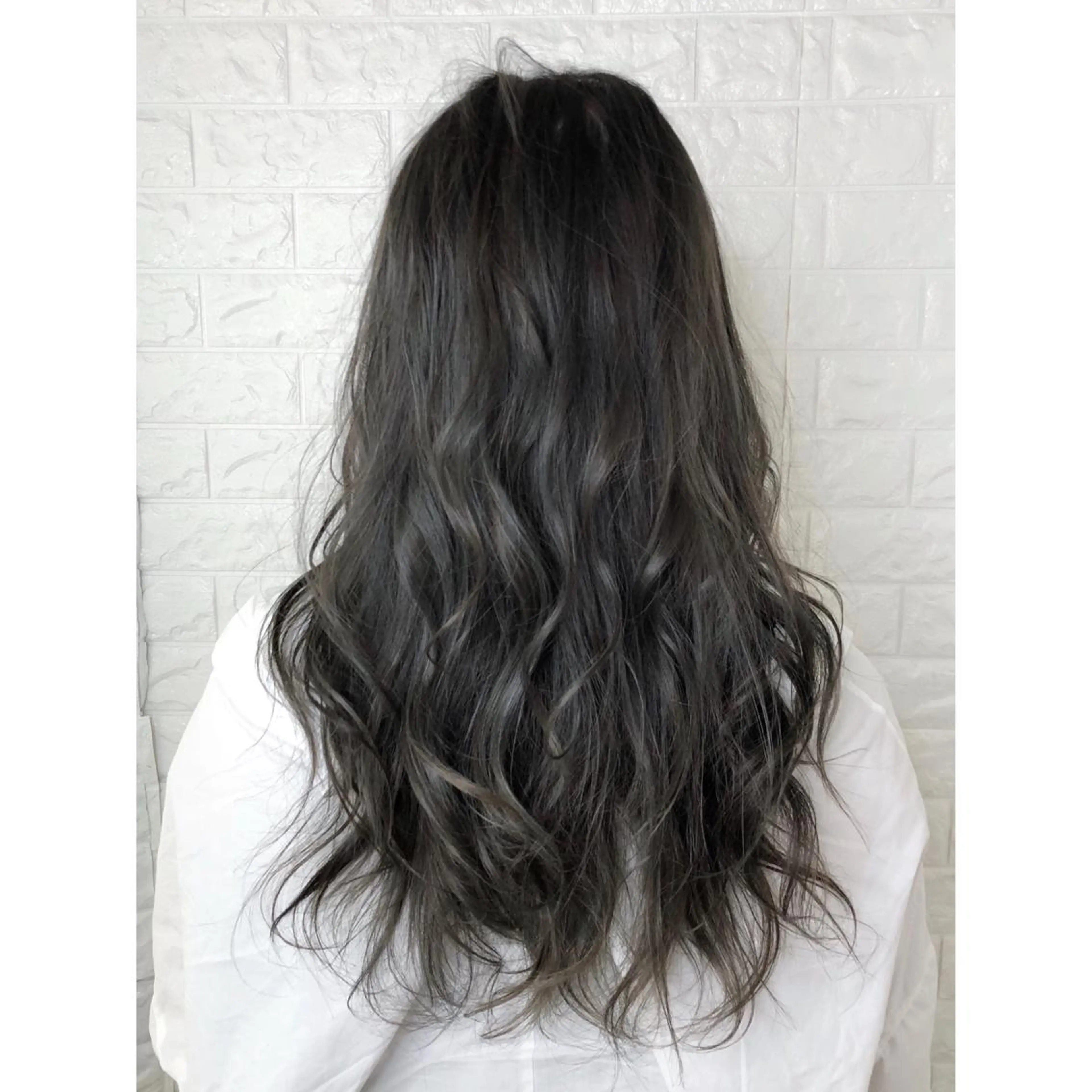 セミロング カラー ブリーチ ダークグレー ダークグレージュ グレージュ ハイライトカラー 髪質改善特化KIZU /艶髪研究（京都）のヘアスタイル
