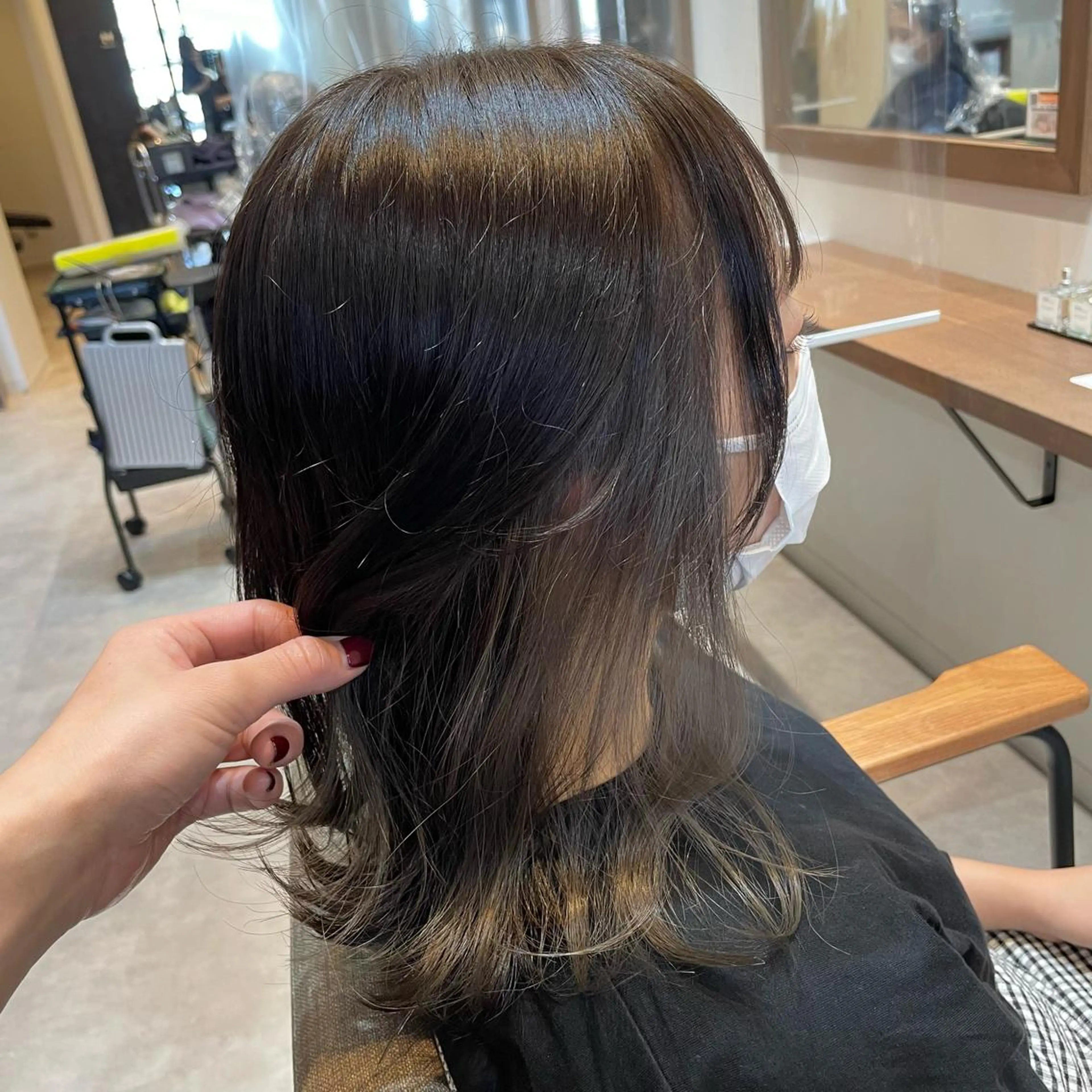 ミディアム 大谷 杏菜のヘアスタイル