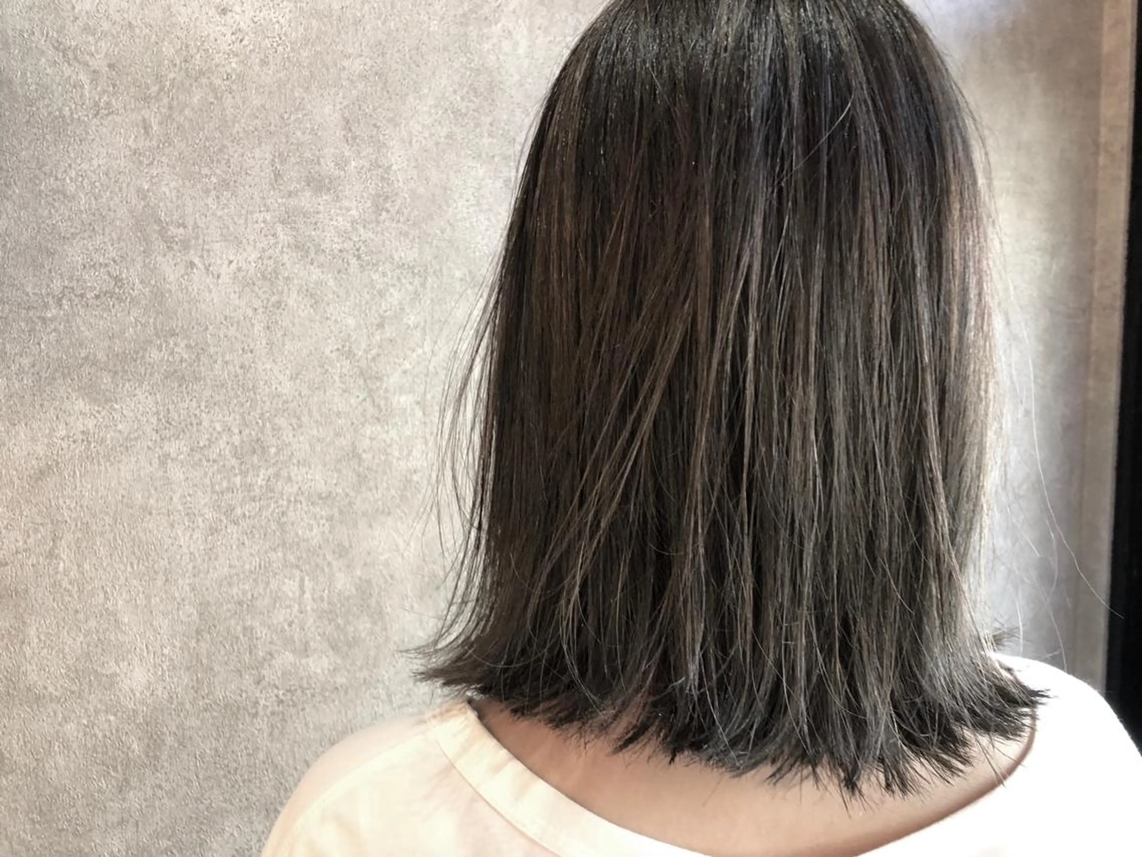 ショート カラー 顔周りレイヤー/韓国 ブリーチminamiのヘアスタイル