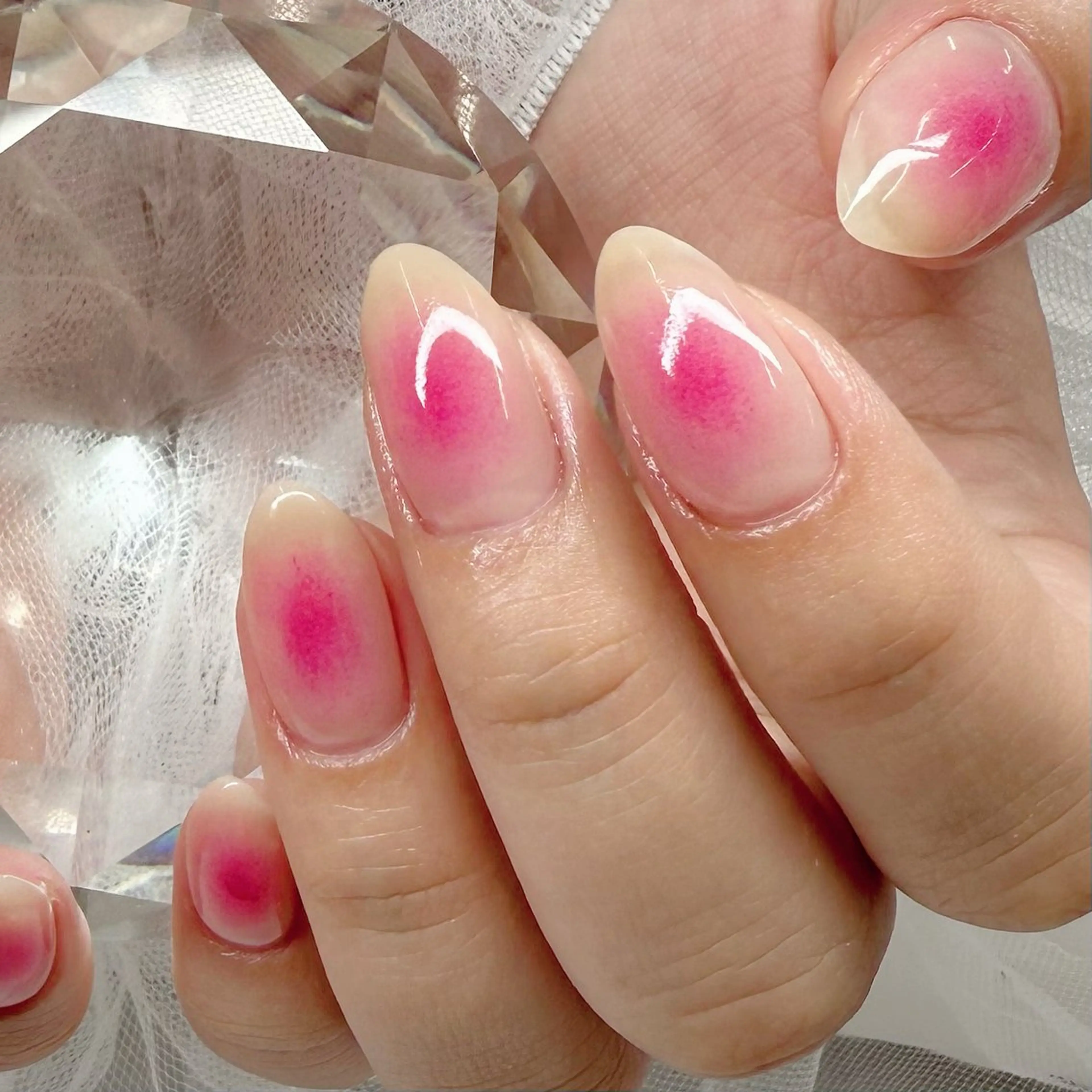 ネイル チークネイル オフィスネイル ピンク 赤色 シンプルネイル Amie NAILのネイルデザイン