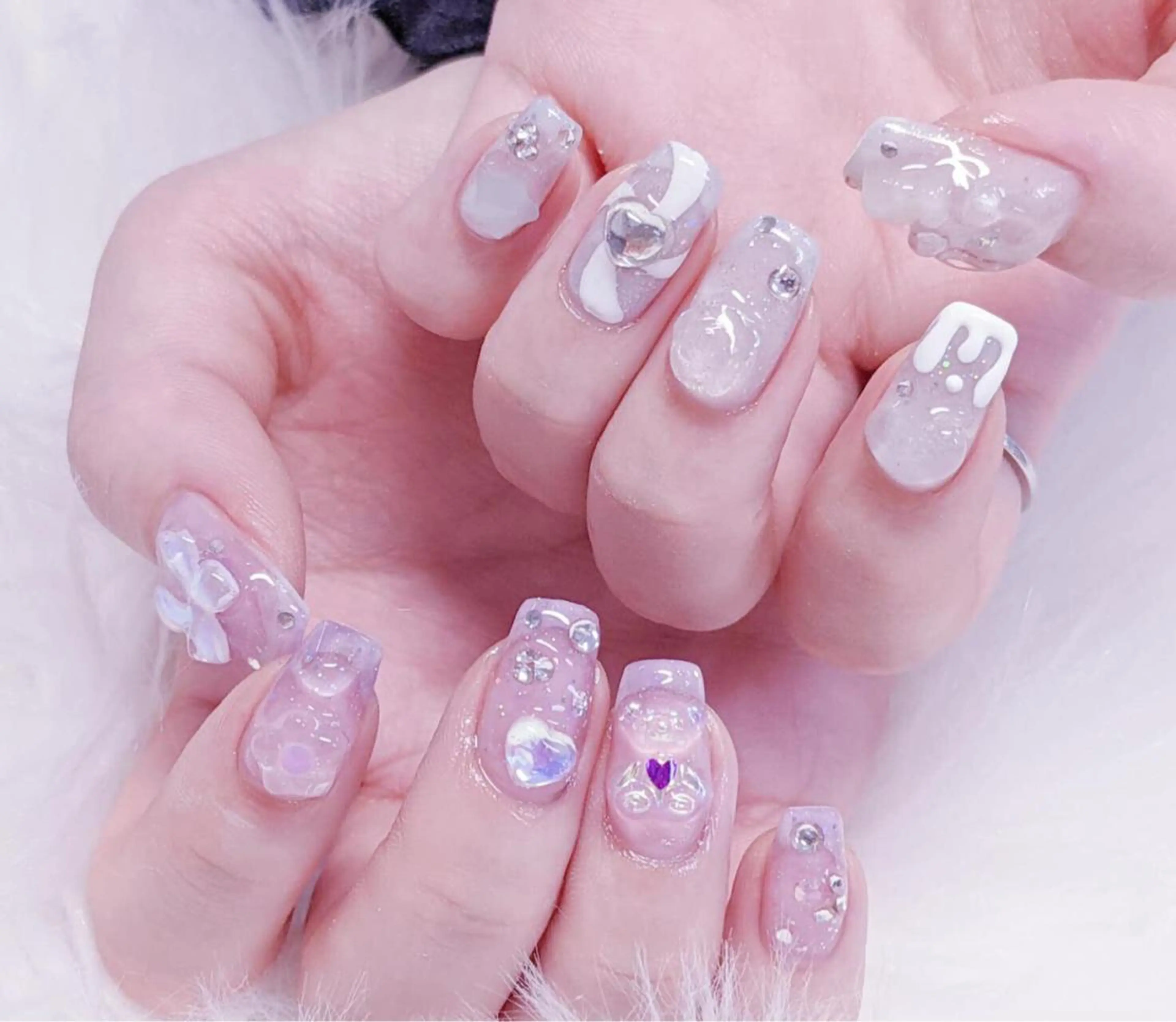 ネイル ハンドネイル MoonNail ユリ🌸のネイルデザイン