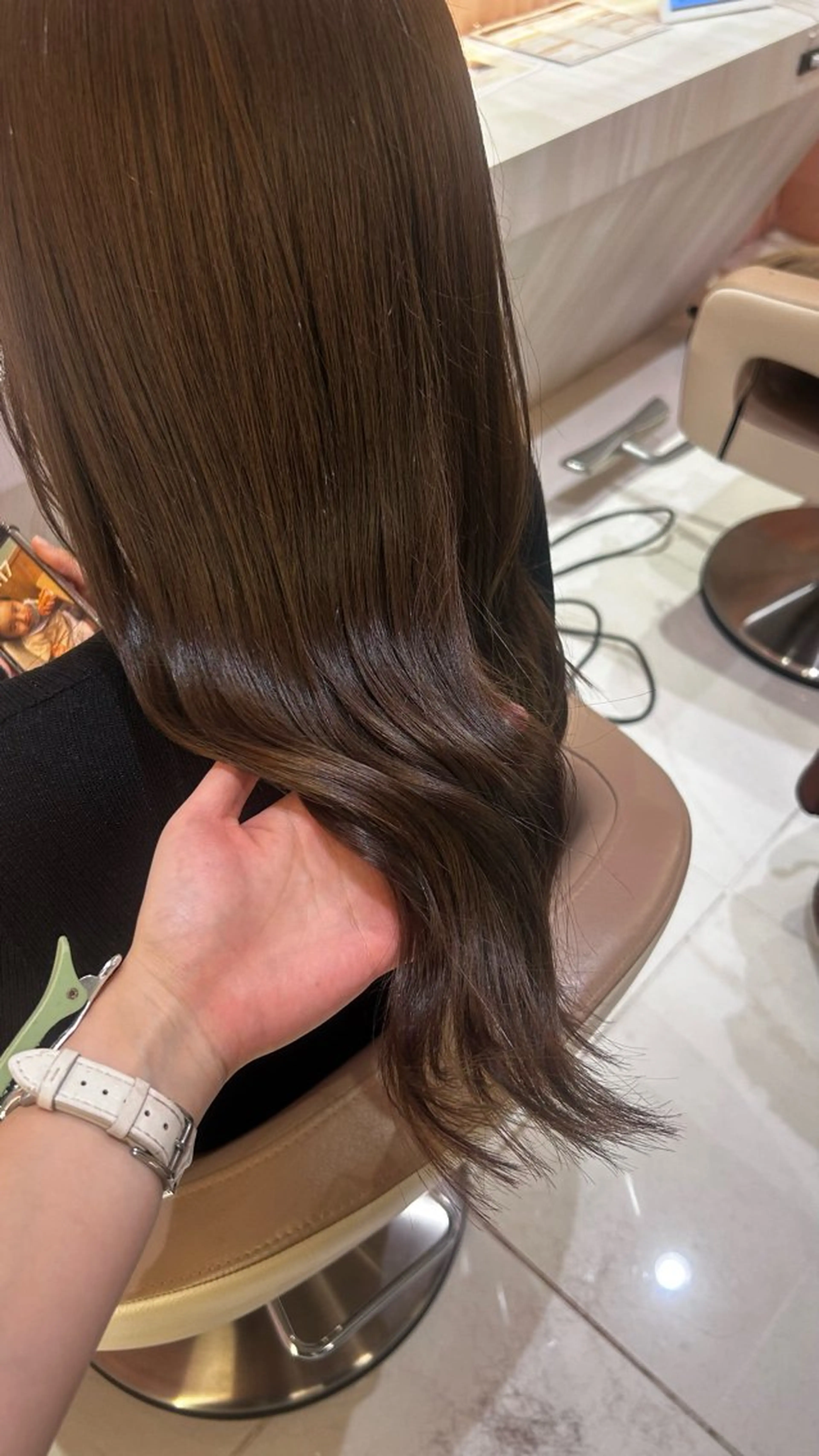 カラー グレージュ 小向 音緒のヘアスタイル