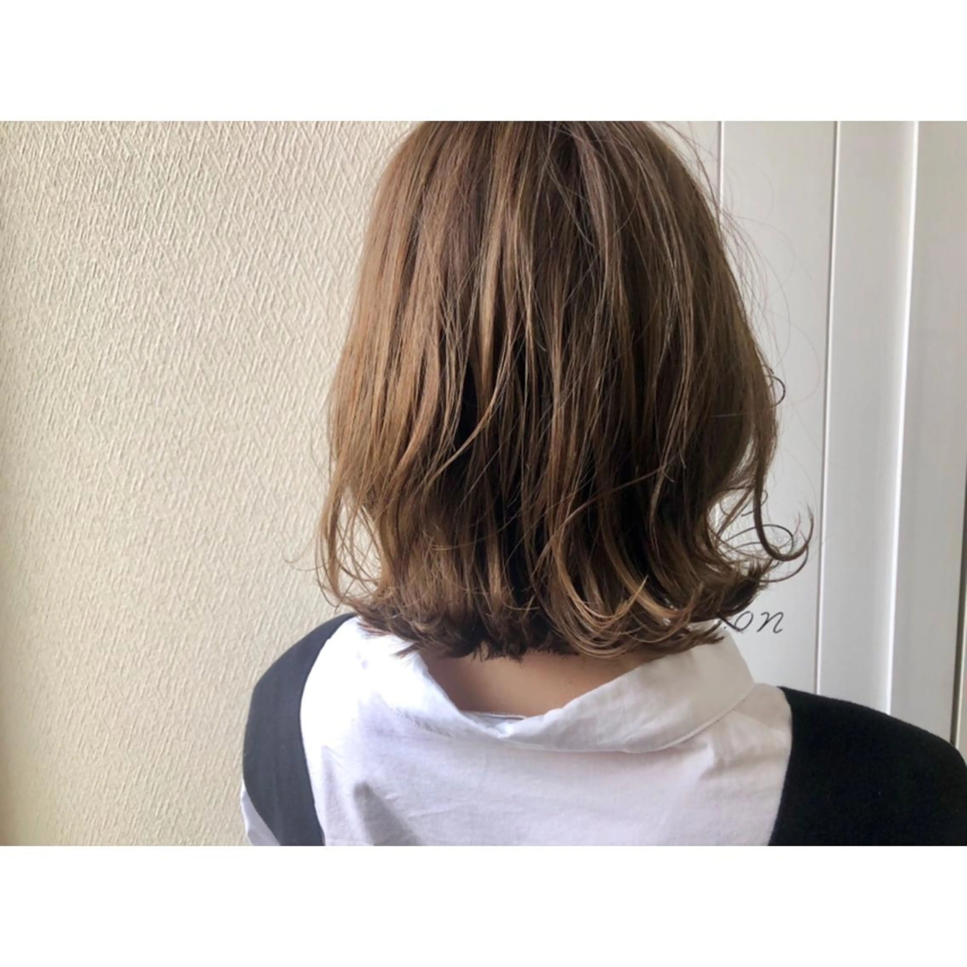 ミディアム カラー ベージュカラー ミルキーベージュ 江上拓郎/ショート /酸性ストレートのヘアスタイル