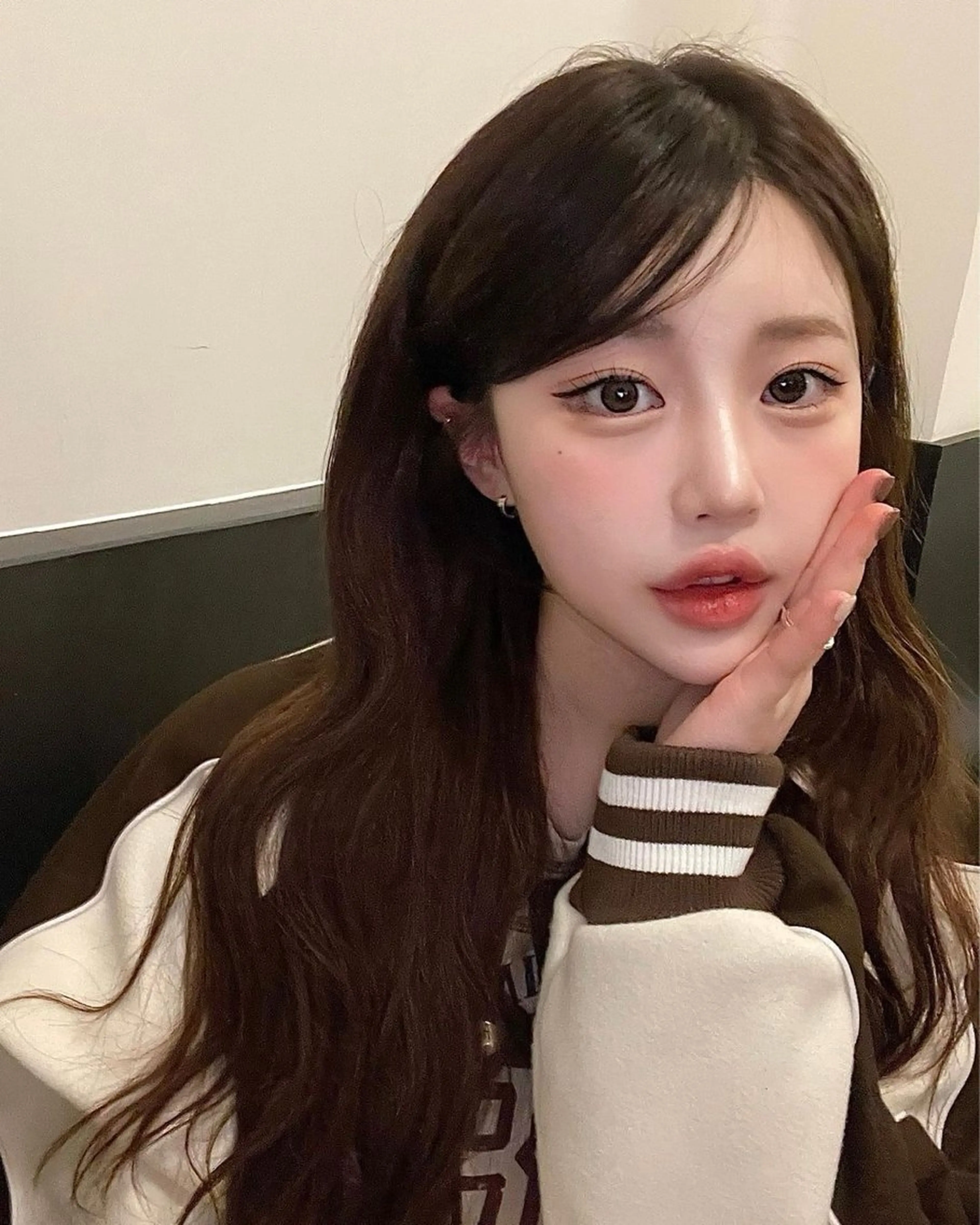 ロング カラー ベージュカラー ブリーチ 透明感カラー ダブルカラー ブリーチなしカラー カット ヘアカラー トリートメント 透明感カラー✨🩵 韓国ヘアkanatoのヘアスタイル