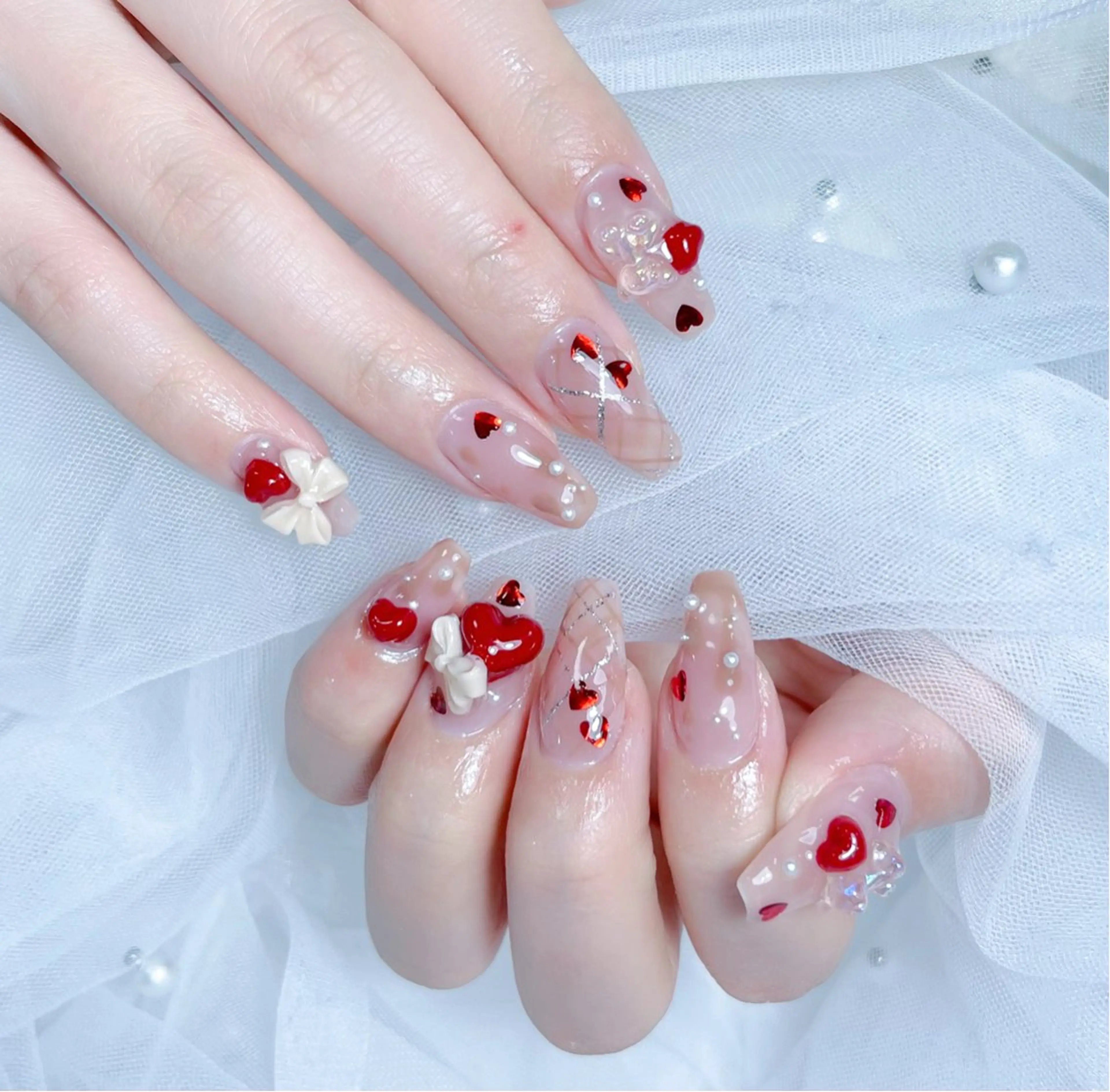 ネイル オーロラネイル クリアネイル フラッシュネイル ジェルネイル グラデーション ハンドネイル Amee Nail Salonのネイルデザイン