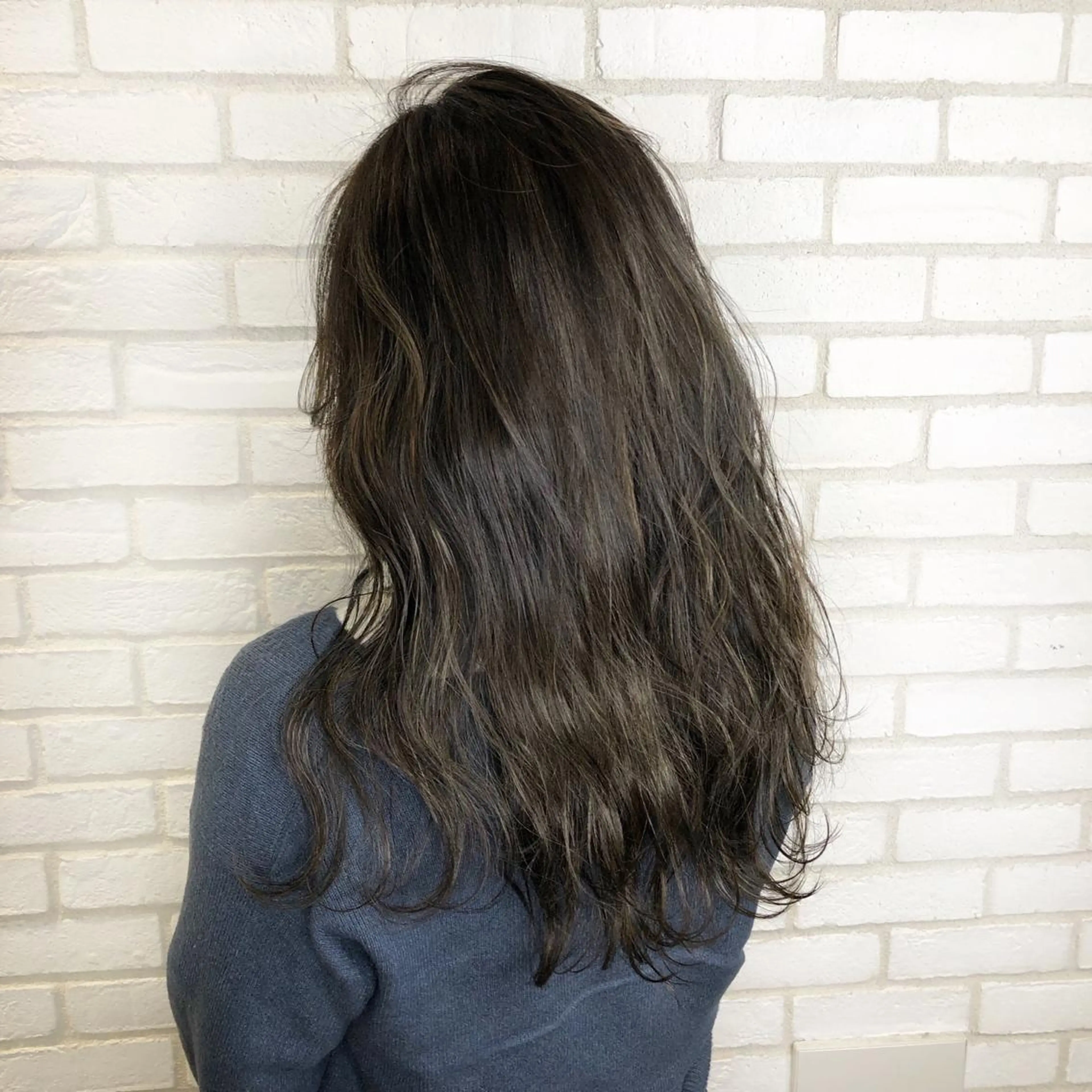 ロング カラー グレージュ ハイライトカラー 3Dハイライト ハイライト GO TODAY シェアサロン 新宿Aura店所属・佐藤 高徳のヘアスタイル