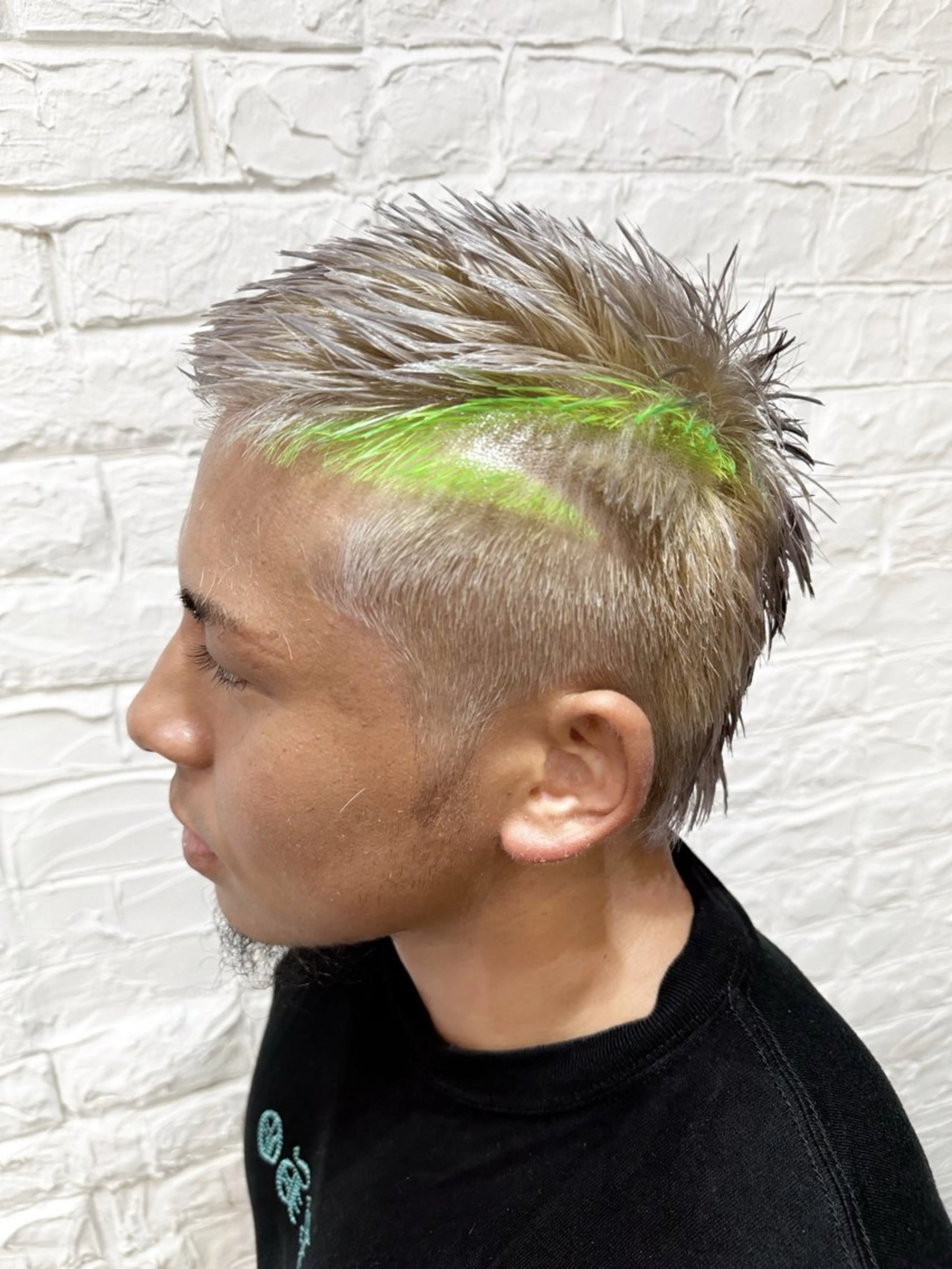 ショート メンズ メンズブリーチ メンズデザインカット デザインカット 中目黒✂︎店長✂︎ TOMOHIROのヘアスタイル