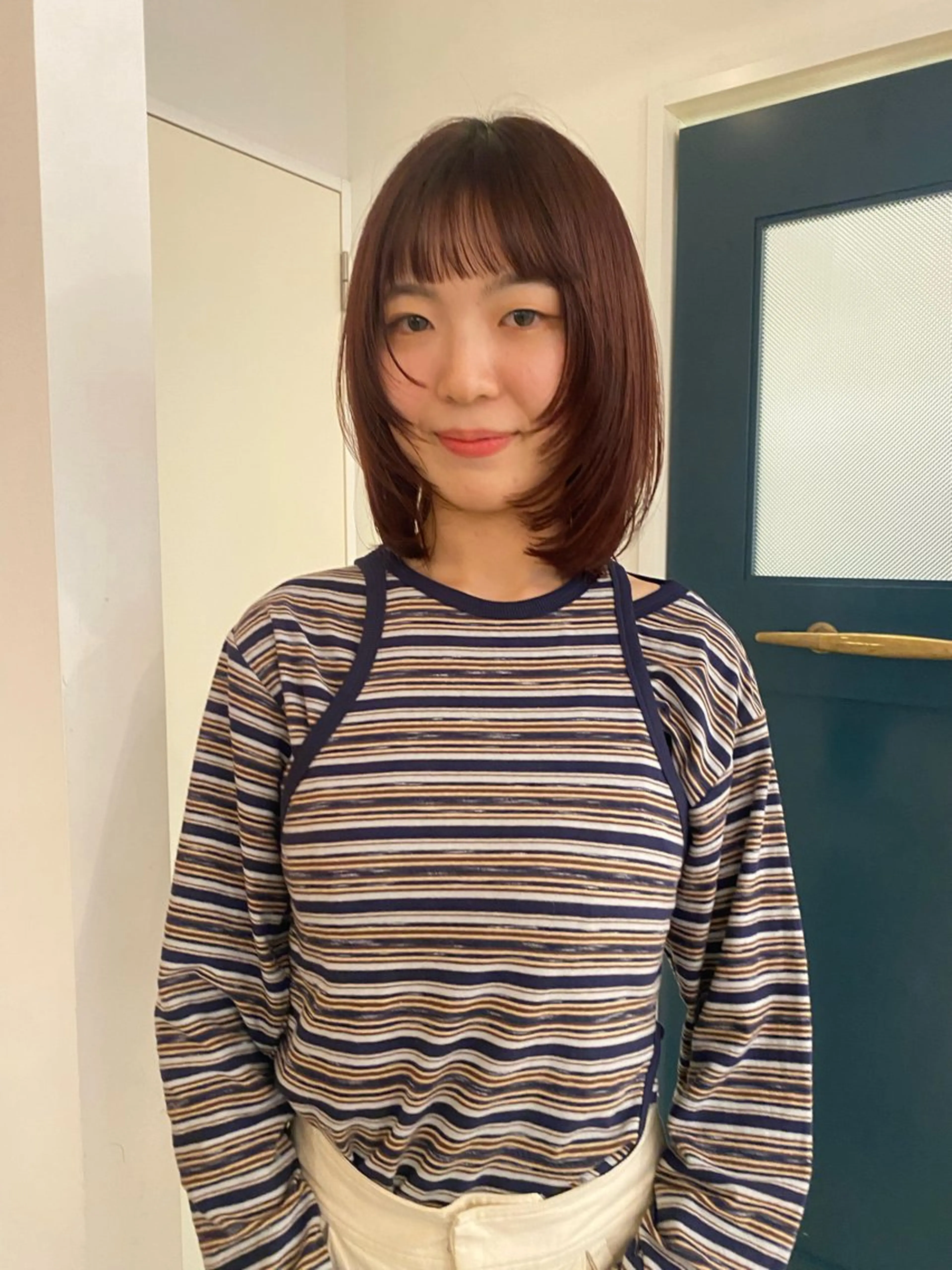 ミディアム YUUKI/ウルフ .ハイレイヤーのヘアスタイル