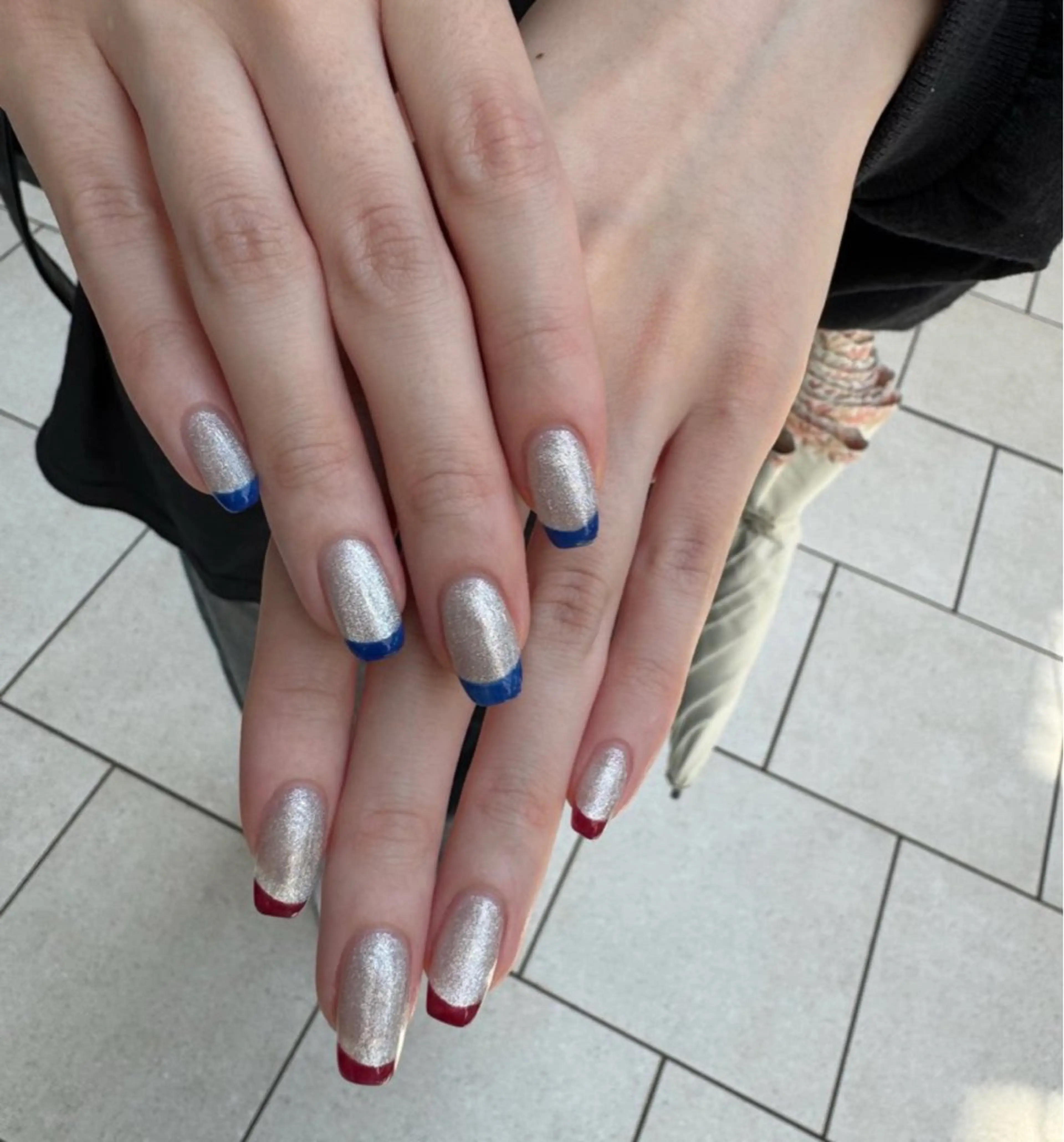 ネイル 成人式 キラキラネイル ニュアンスネイル オフィスネイル シンプルネイル Lililas サロン&スクールのネイルデザイン