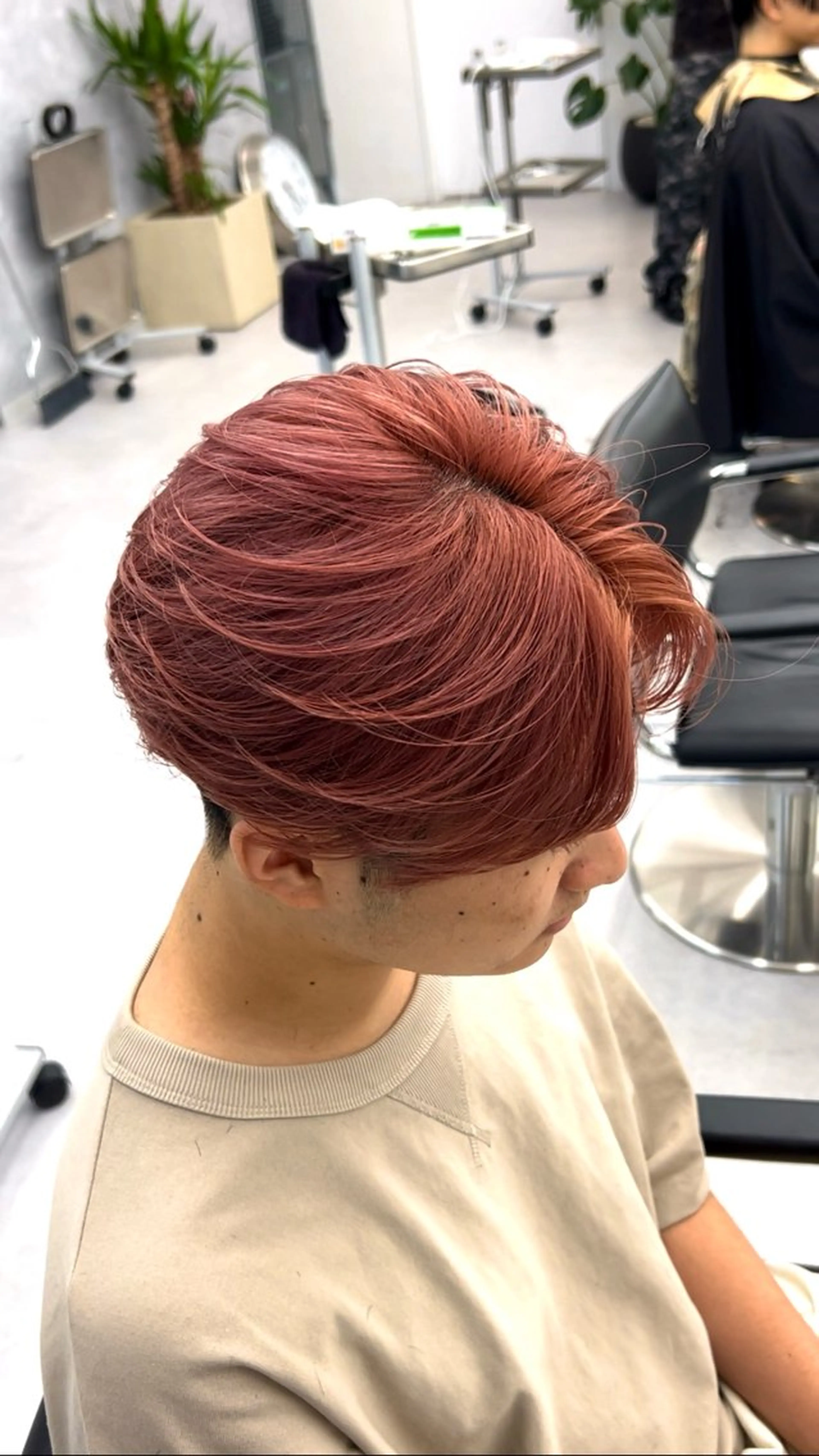 セミロング カラー メンズ メンズバレイヤージュ 🔥メンズカット🔥のヘアスタイル