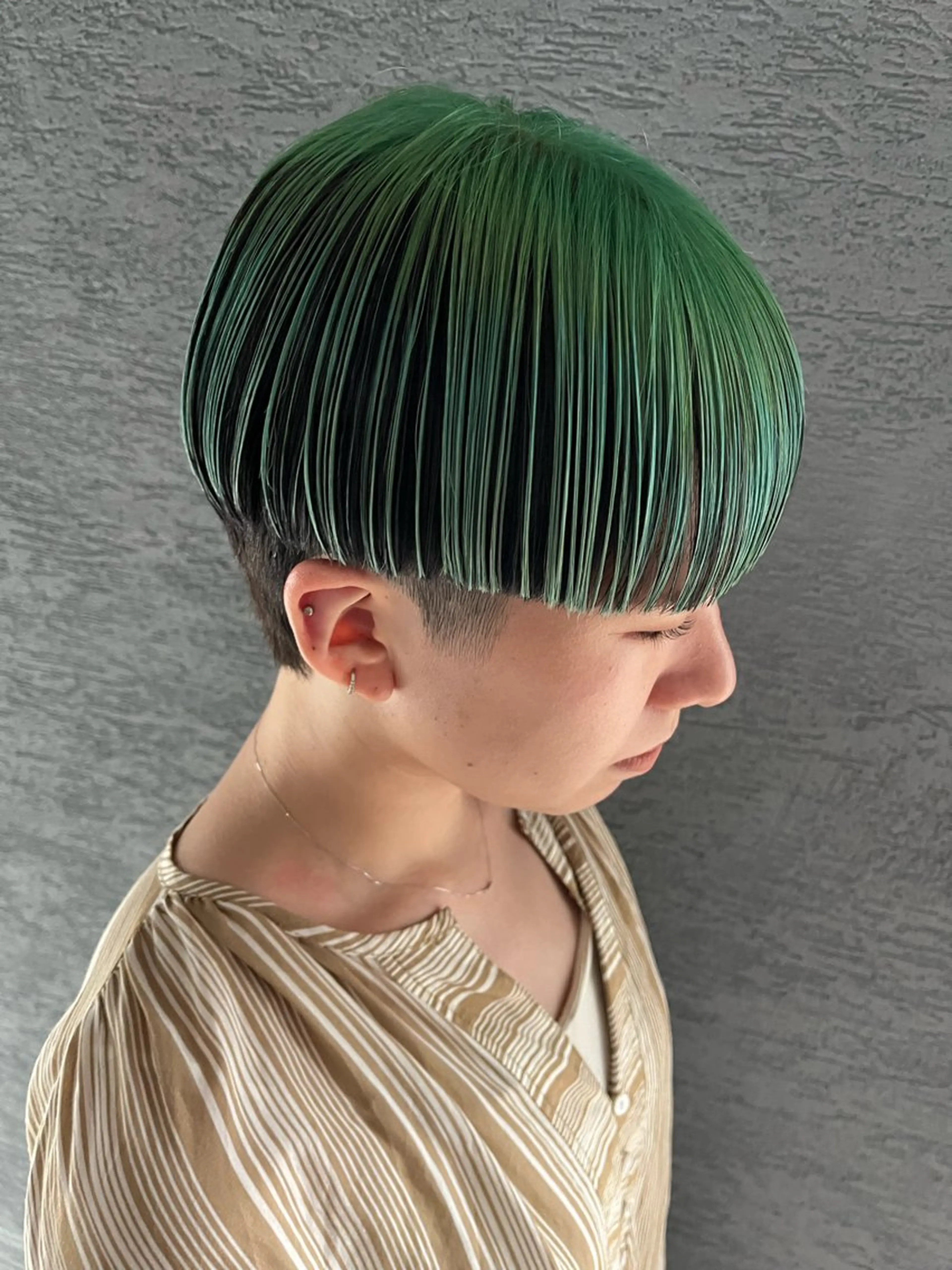 ショート アッシュ ミルクティーブラウン ピンクブラウン レイヤーカット カット ヘアカラー ハイトーンNo.1✨ パーマ✨イマイタツヤのヘアスタイル