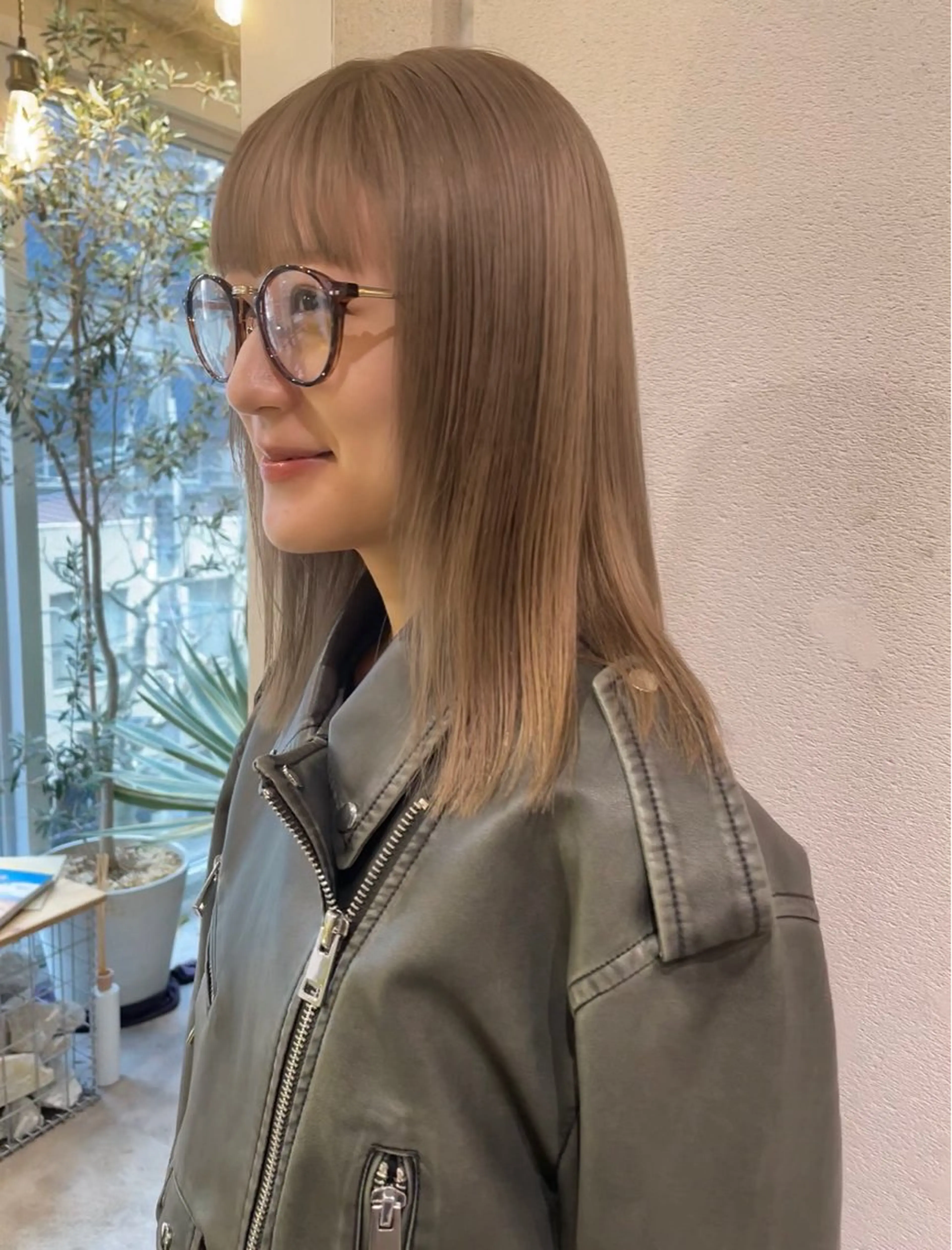 セミロング カラー ベージュカラー カット ヘアカラー トリートメント 狩野 羅夢のヘアスタイル