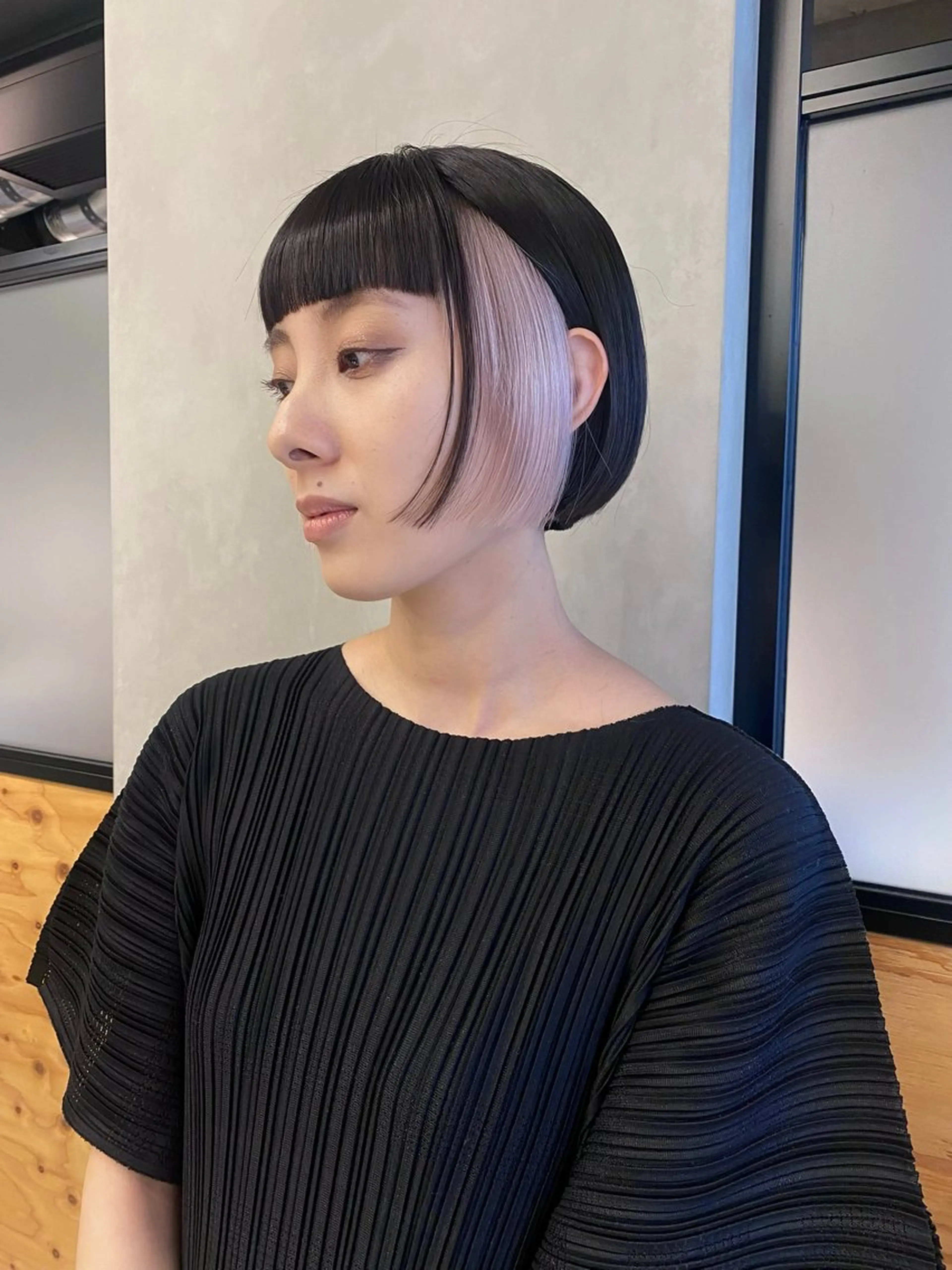 ショート カラー 切りっぱなしボブ インナーカラー ボブ カット ヘアカラー 井上 唯のヘアスタイル